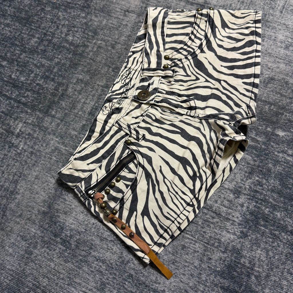 B2V - DIDA ROSE SHORT༒ vintage streetwear thrift y2k clothing by B2V_BAD2WEAR