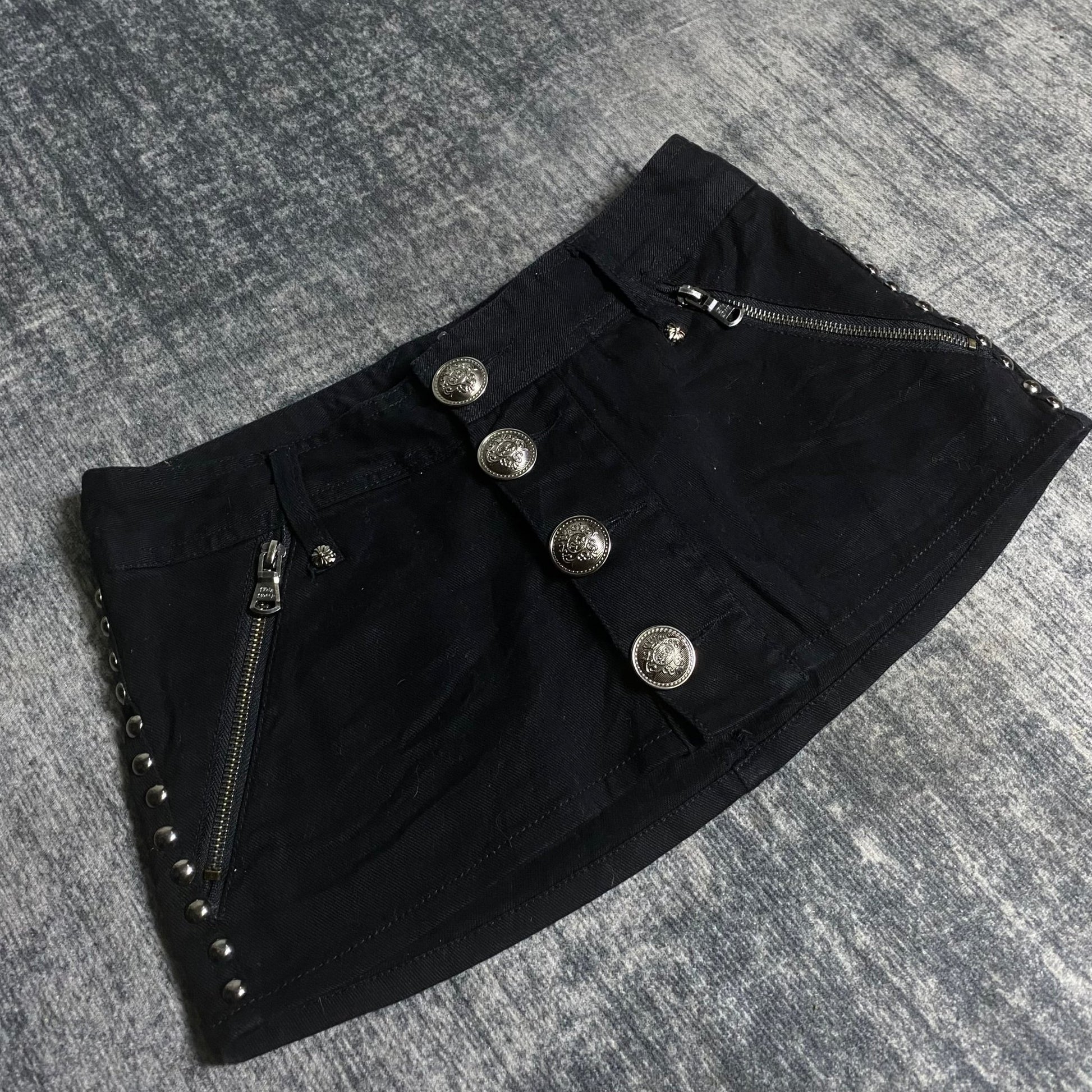B2V - DIG DEEP SHORT༒  vintage streetwear thrift y2k clothing by B2V_BAD2WEAR