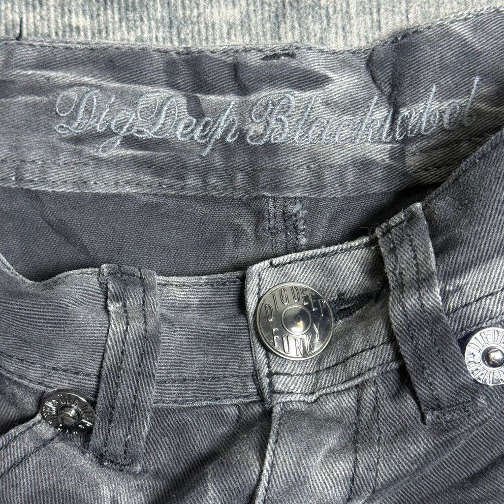 B2V - DIG DEEP SHORT༒ vintage streetwear thrift y2k clothing by B2V_BAD2WEAR