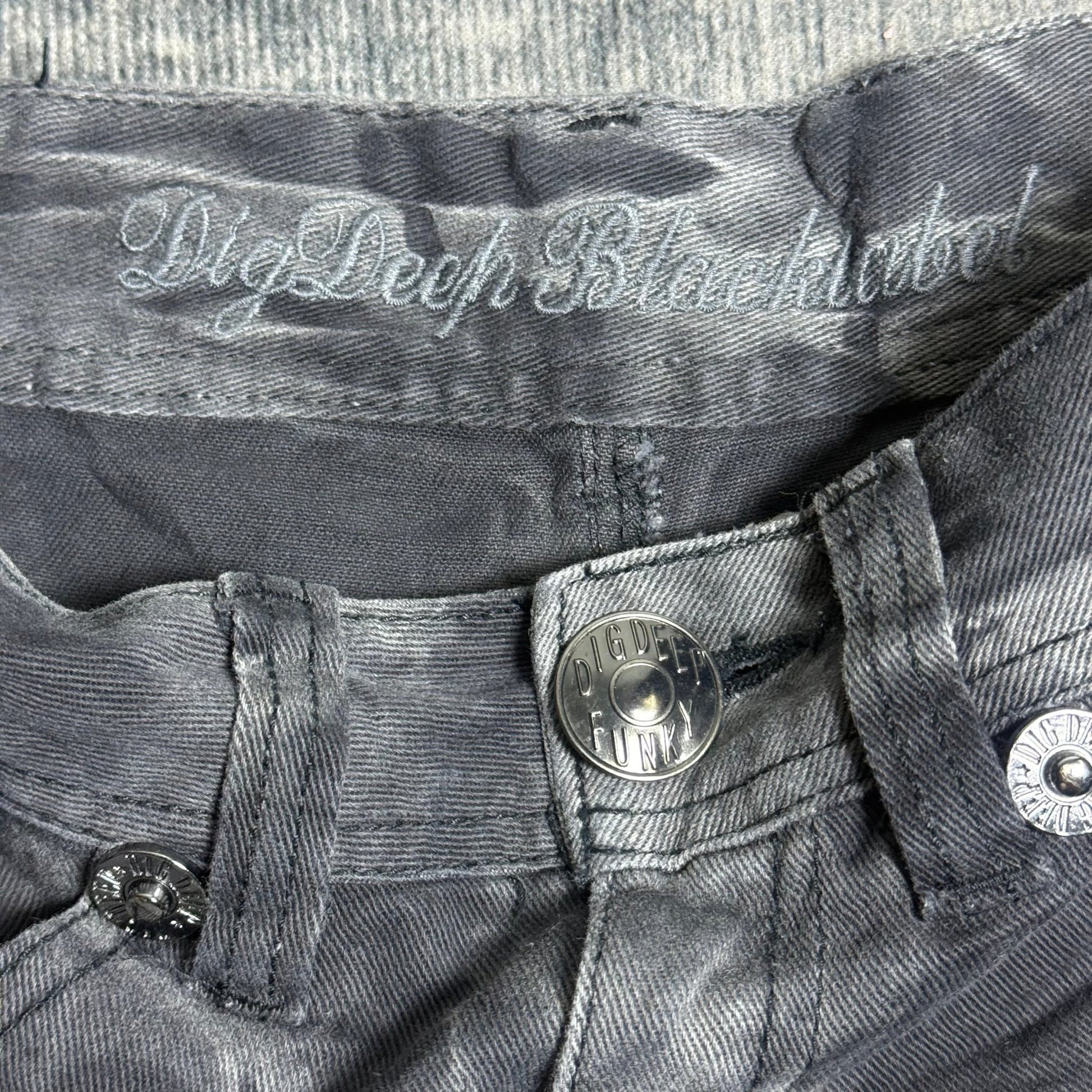 B2V - DIG DEEP SHORT༒ vintage streetwear thrift y2k clothing by B2V_BAD2WEAR