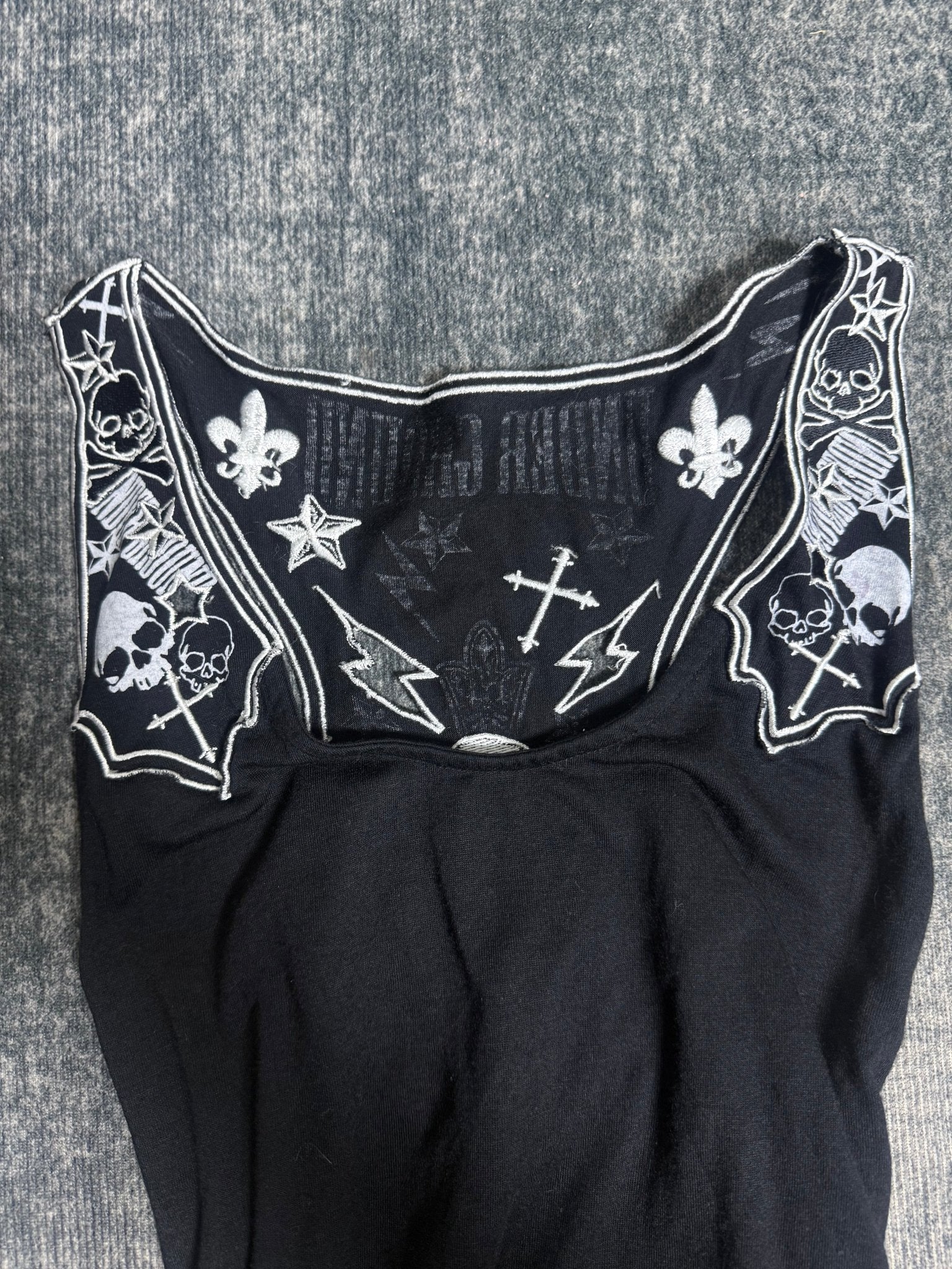 B2V - DIG DEEP TOP༒ vintage streetwear thrift y2k clothing by B2V_BAD2WEAR
