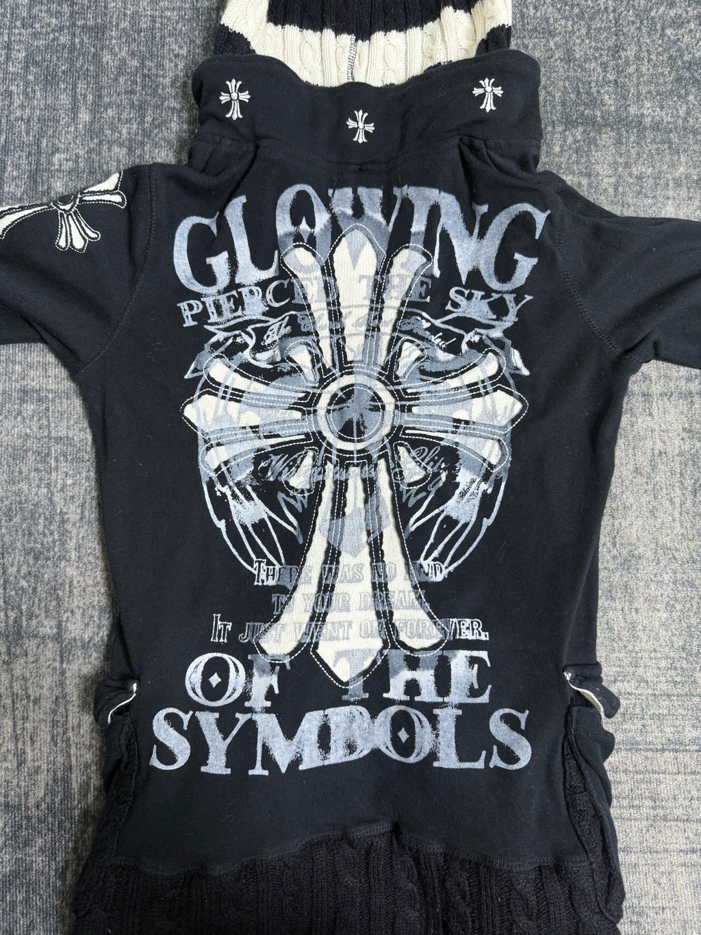 B2V - DURER HOODIE (1)༒ *RARE* vintage streetwear thrift y2k clothing by B2V_BAD2WEAR