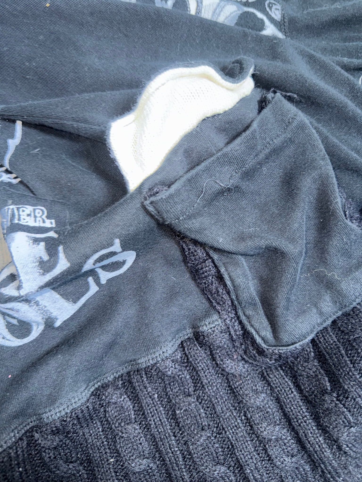 B2V - DURER HOODIE (1)༒ *RARE* vintage streetwear thrift y2k clothing by B2V_BAD2WEAR