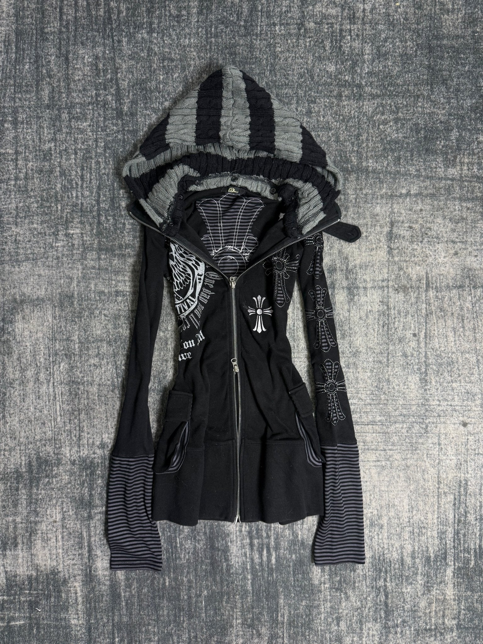 B2V - DURER HOODIE(2)༒ *RARE * vintage streetwear thrift y2k clothing by B2V_BAD2WEAR