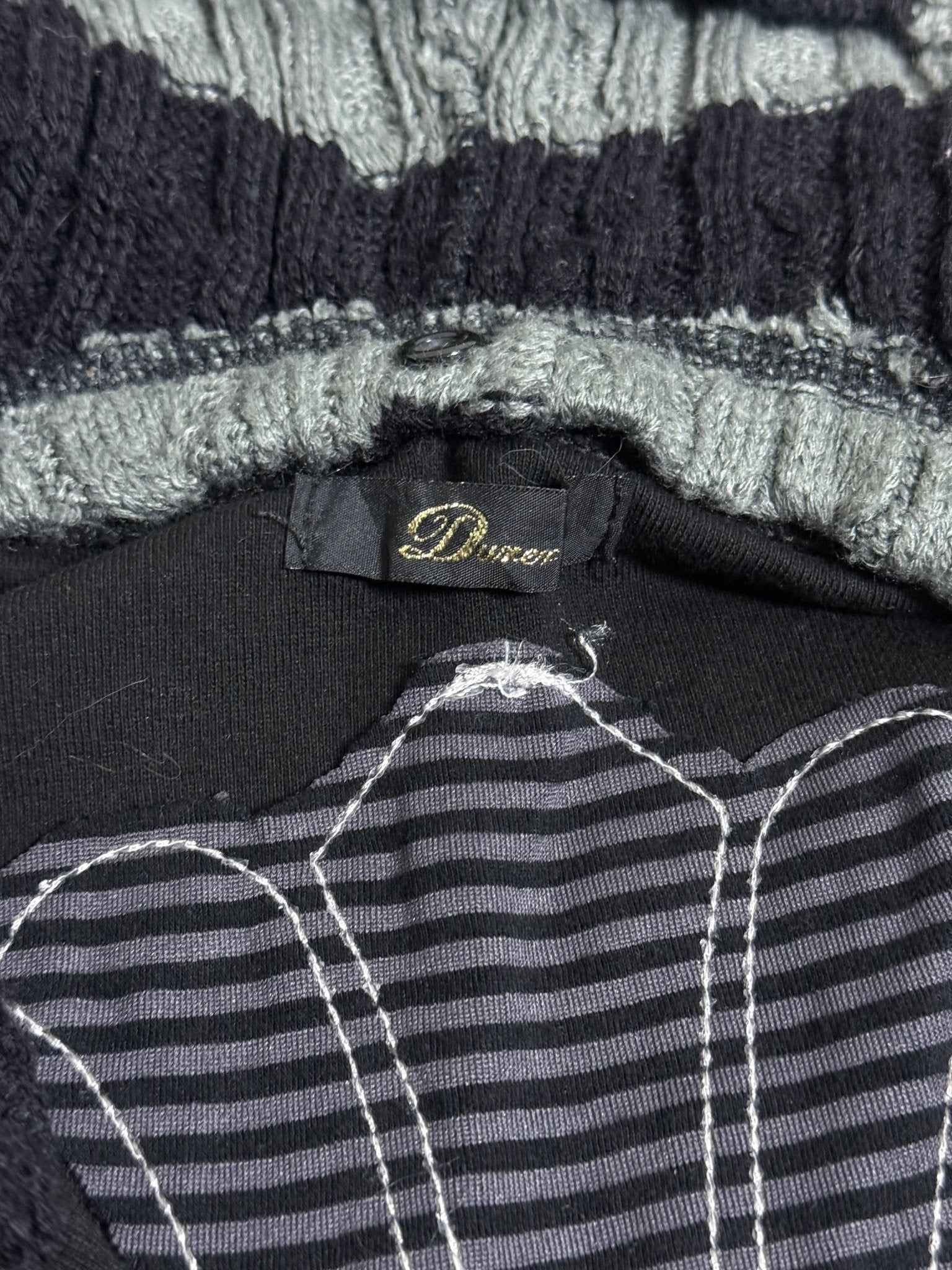 B2V - DURER HOODIE(2)༒ *RARE * vintage streetwear thrift y2k clothing by B2V_BAD2WEAR