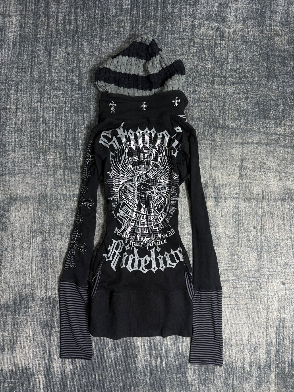 B2V - DURER HOODIE(2)༒ *RARE * vintage streetwear thrift y2k clothing by B2V_BAD2WEAR