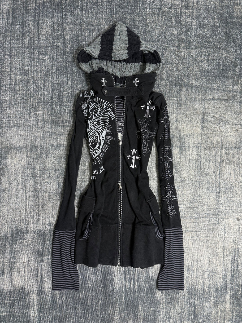 B2V - DURER HOODIE(2)༒ *RARE * vintage streetwear thrift y2k clothing by B2V_BAD2WEAR