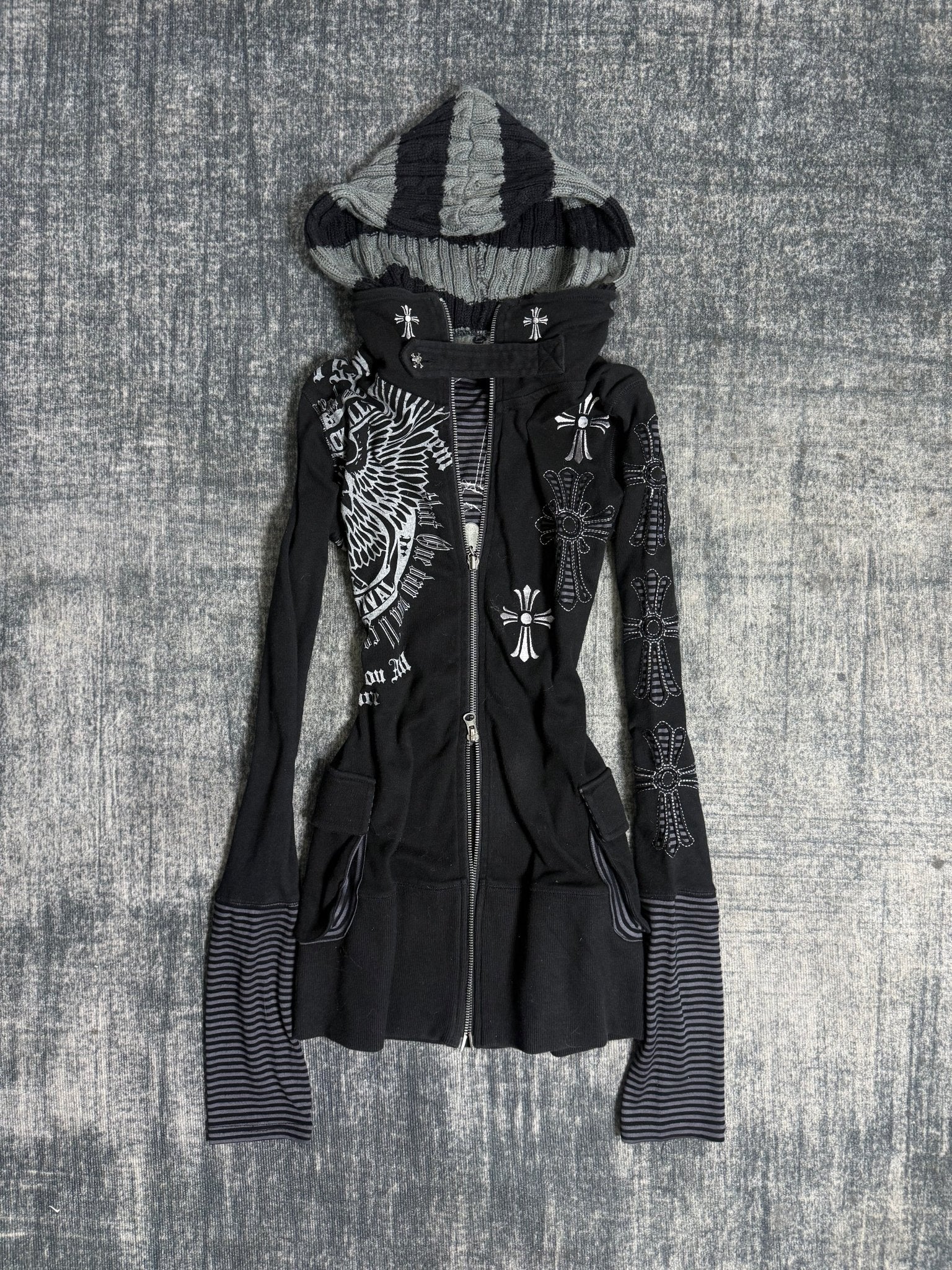 B2V - DURER HOODIE(2)༒ *RARE * vintage streetwear thrift y2k clothing by B2V_BAD2WEAR