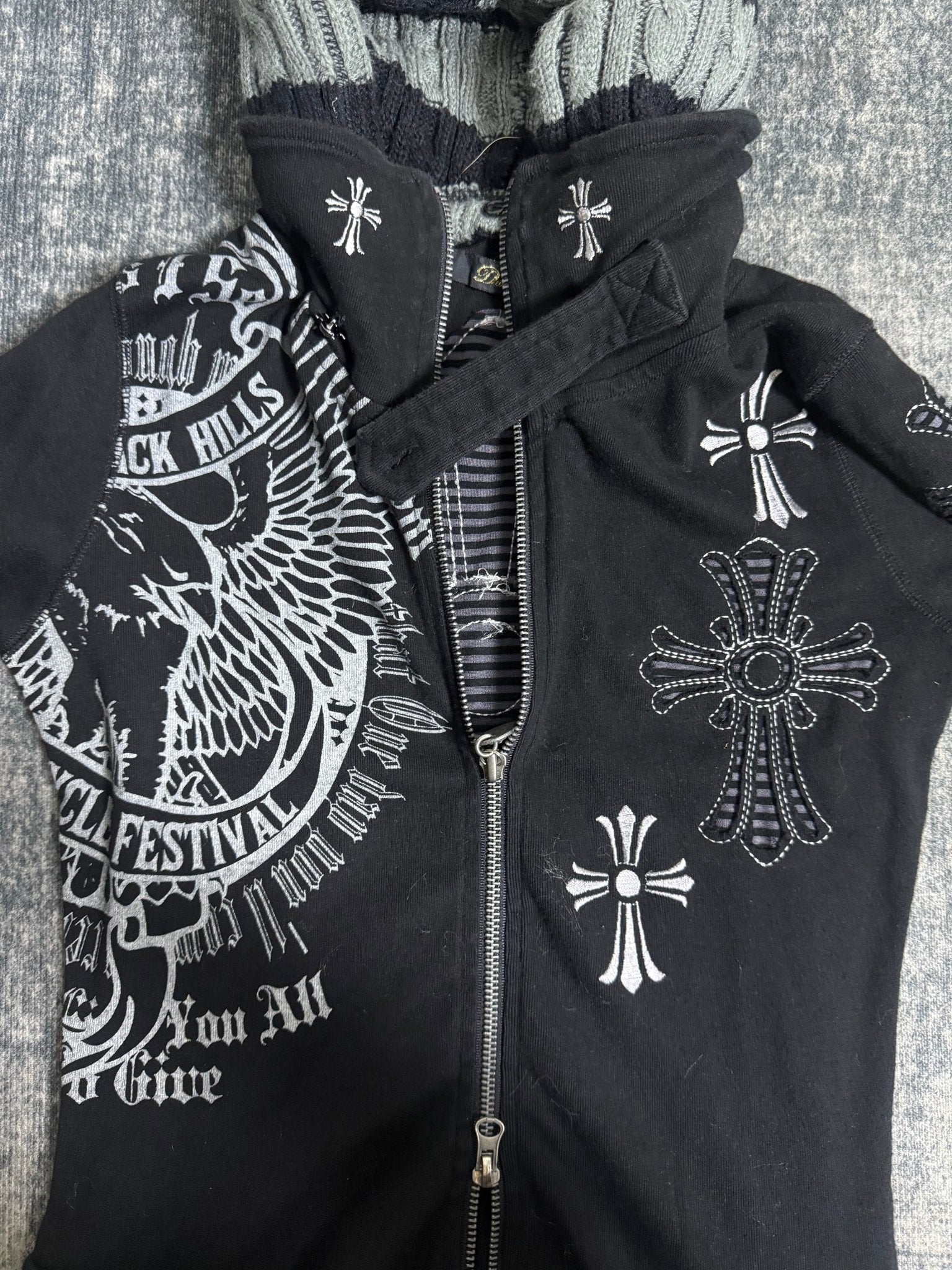 B2V - DURER HOODIE(2)༒ *RARE * vintage streetwear thrift y2k clothing by B2V_BAD2WEAR