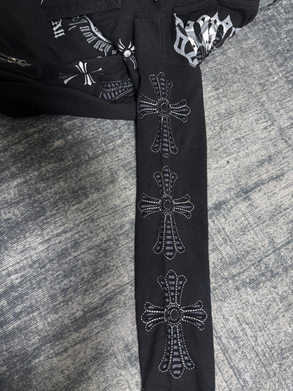 B2V - DURER HOODIE(2)༒ *RARE * vintage streetwear thrift y2k clothing by B2V_BAD2WEAR