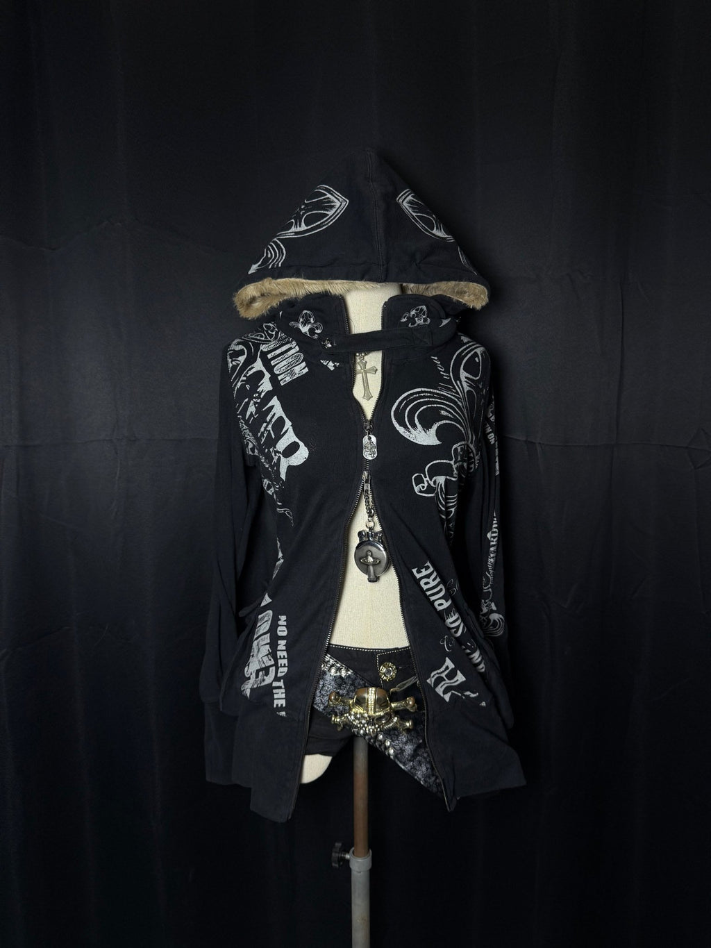 B2V - GLITZ HOODIE༒ *RARE*Sold to membership vintage streetwear thrift y2k clothing by B2V_BAD2WEAR
