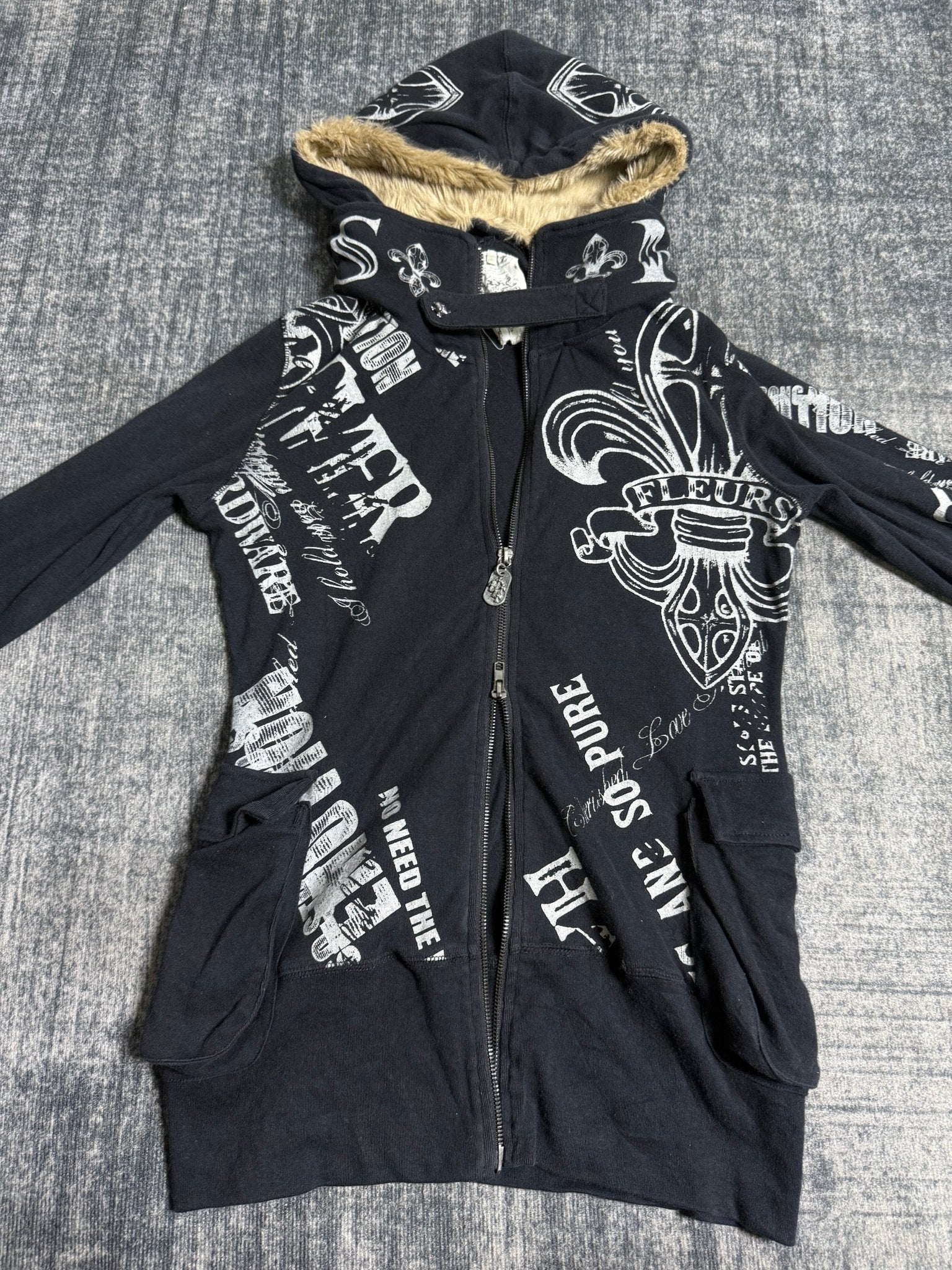 B2V - GLITZ HOODIE༒ *RARE*Sold to membership vintage streetwear thrift y2k clothing by B2V_BAD2WEAR