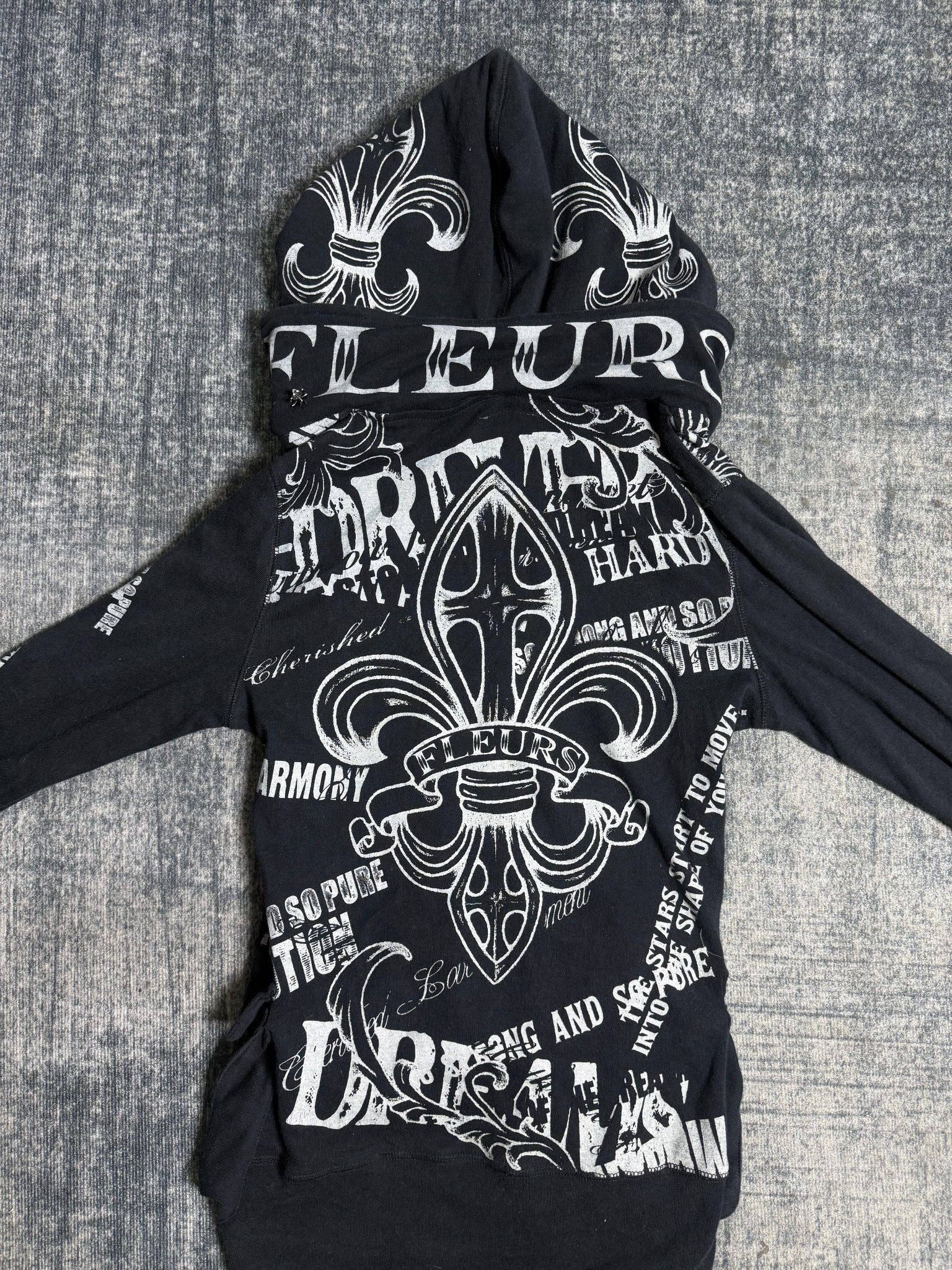B2V - GLITZ HOODIE༒ *RARE*Sold to membership vintage streetwear thrift y2k clothing by B2V_BAD2WEAR