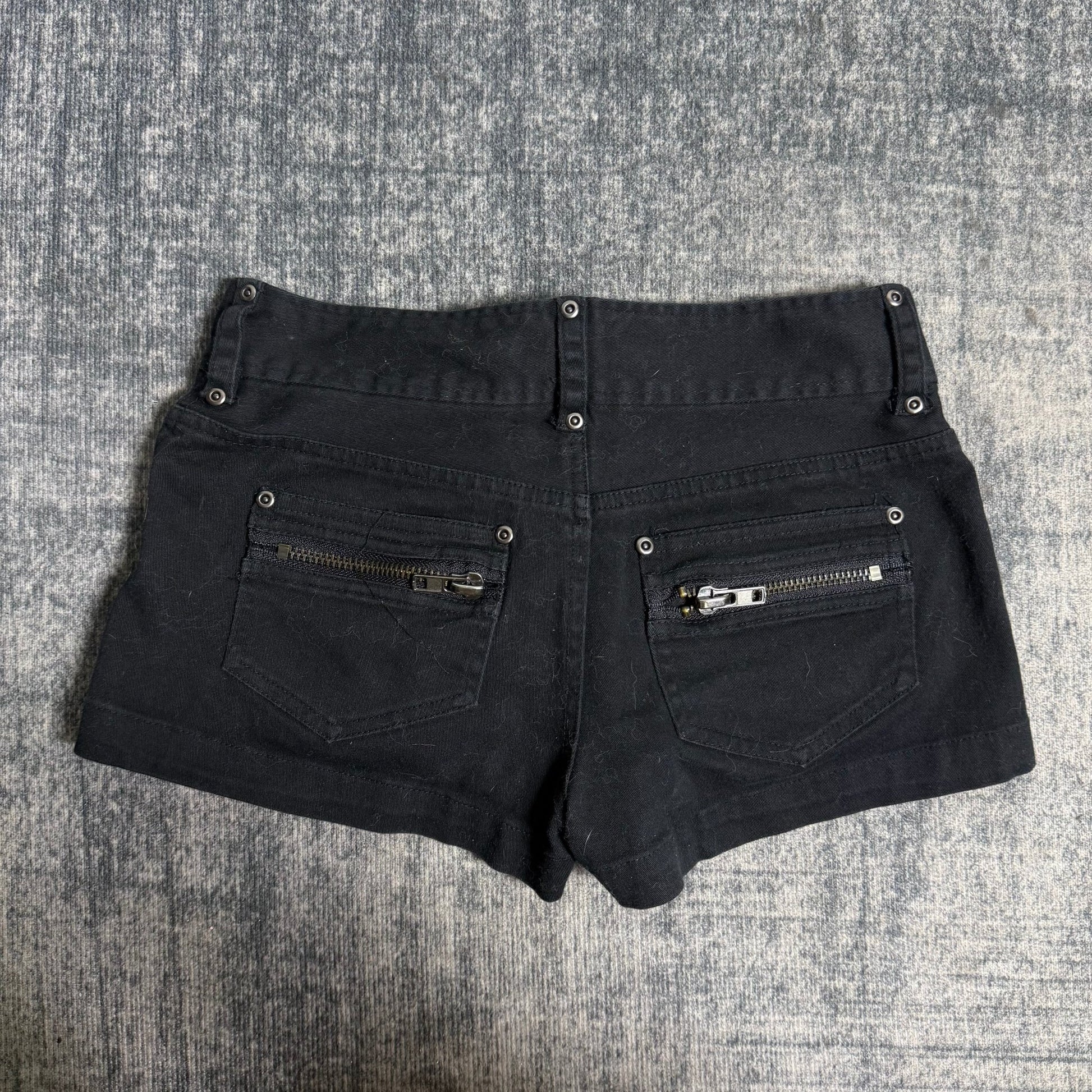 B2V G.O.H SHORTS ༒sold to member vintage streetwear thrift y2k clothing by B2V_BAD2WEAR