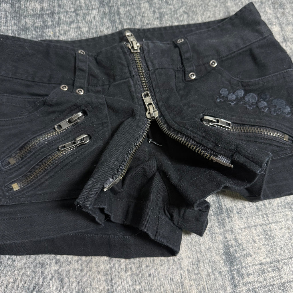 B2V G.O.H SHORTS ༒sold to member vintage streetwear thrift y2k clothing by B2V_BAD2WEAR