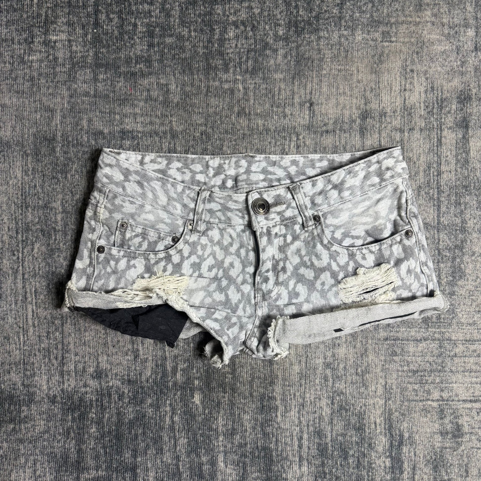 B2V - GRAMO SHORT༒ vintage streetwear thrift y2k clothing by B2V_BAD2WEAR
