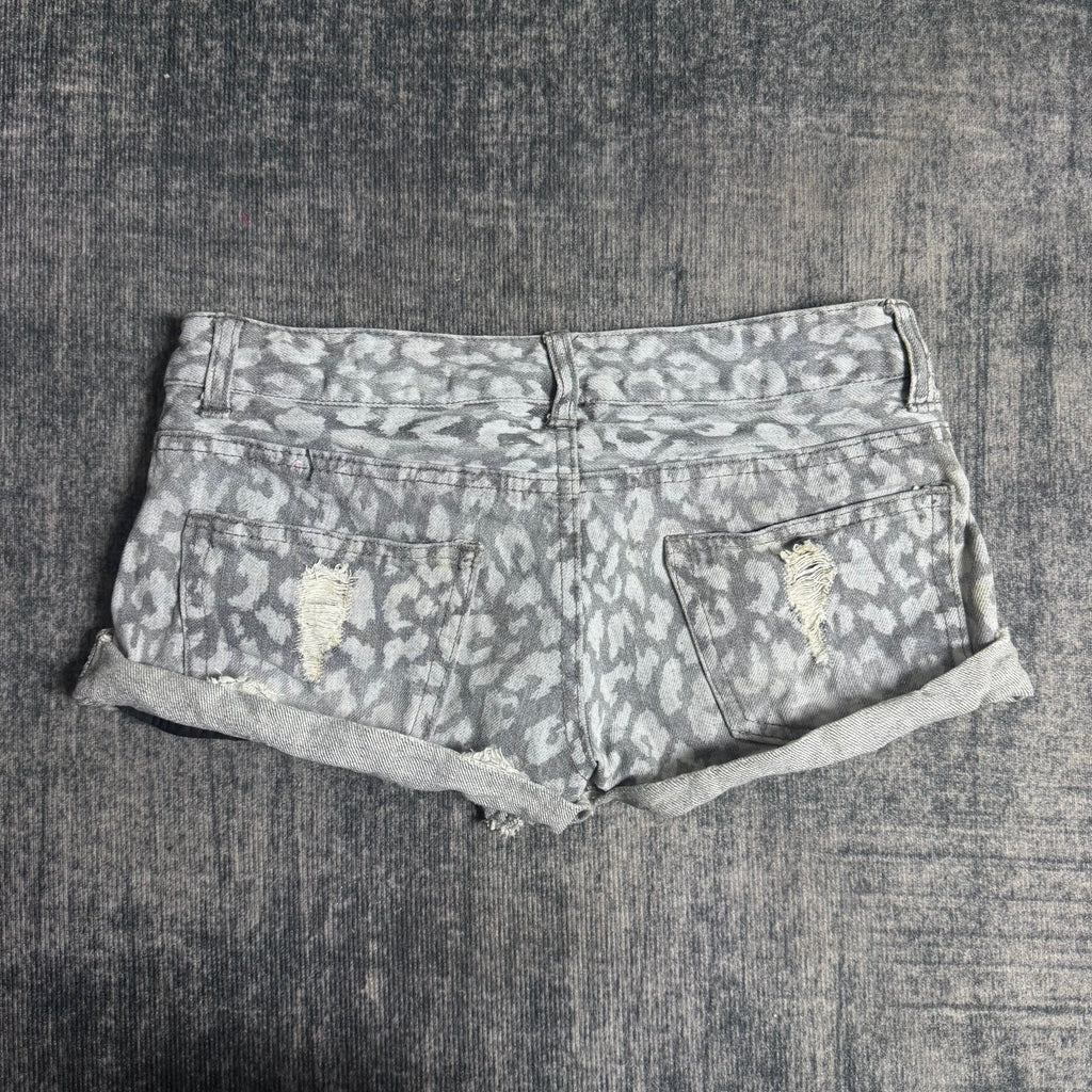 B2V - GRAMO SHORT༒ vintage streetwear thrift y2k clothing by B2V_BAD2WEAR