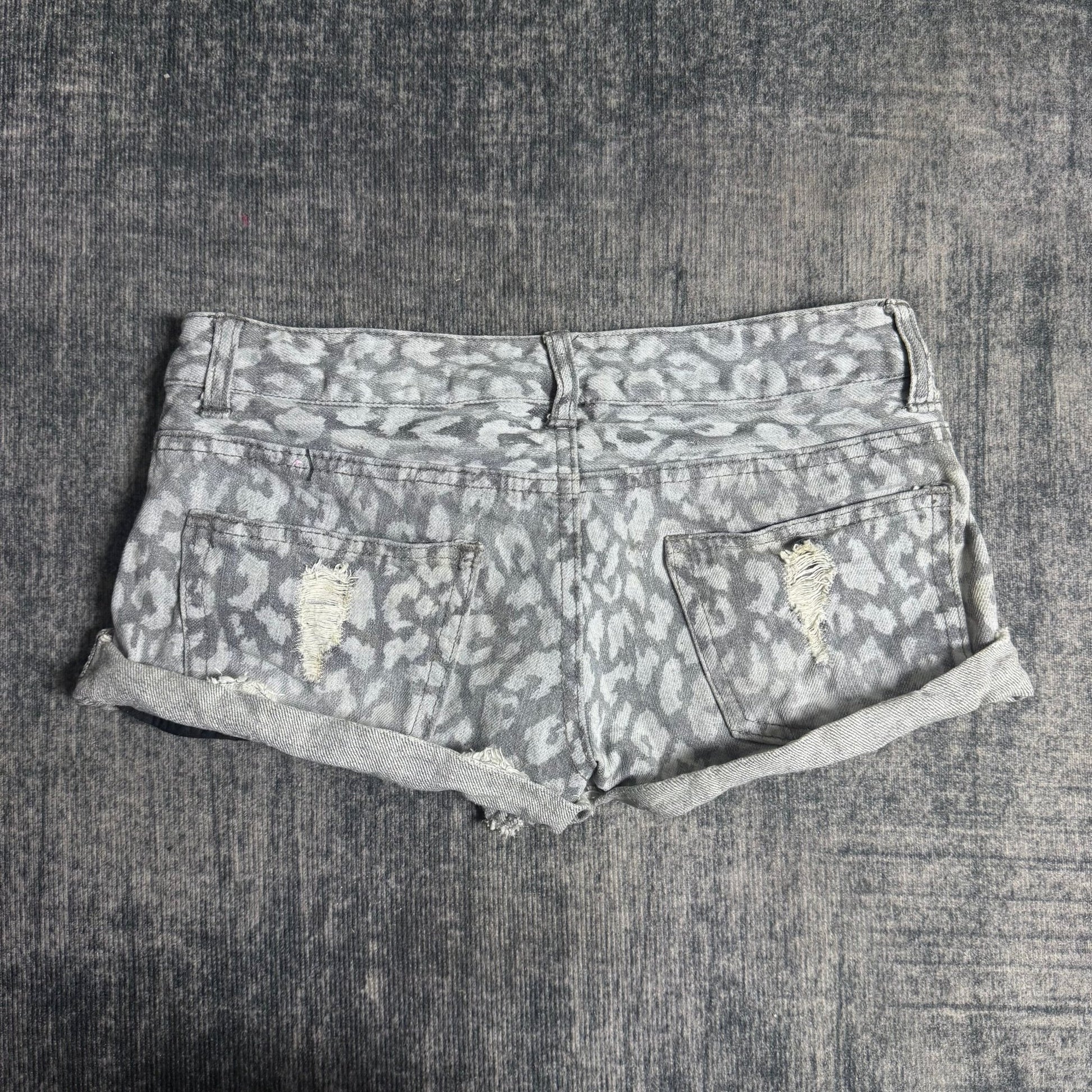 B2V - GRAMO SHORT༒ vintage streetwear thrift y2k clothing by B2V_BAD2WEAR