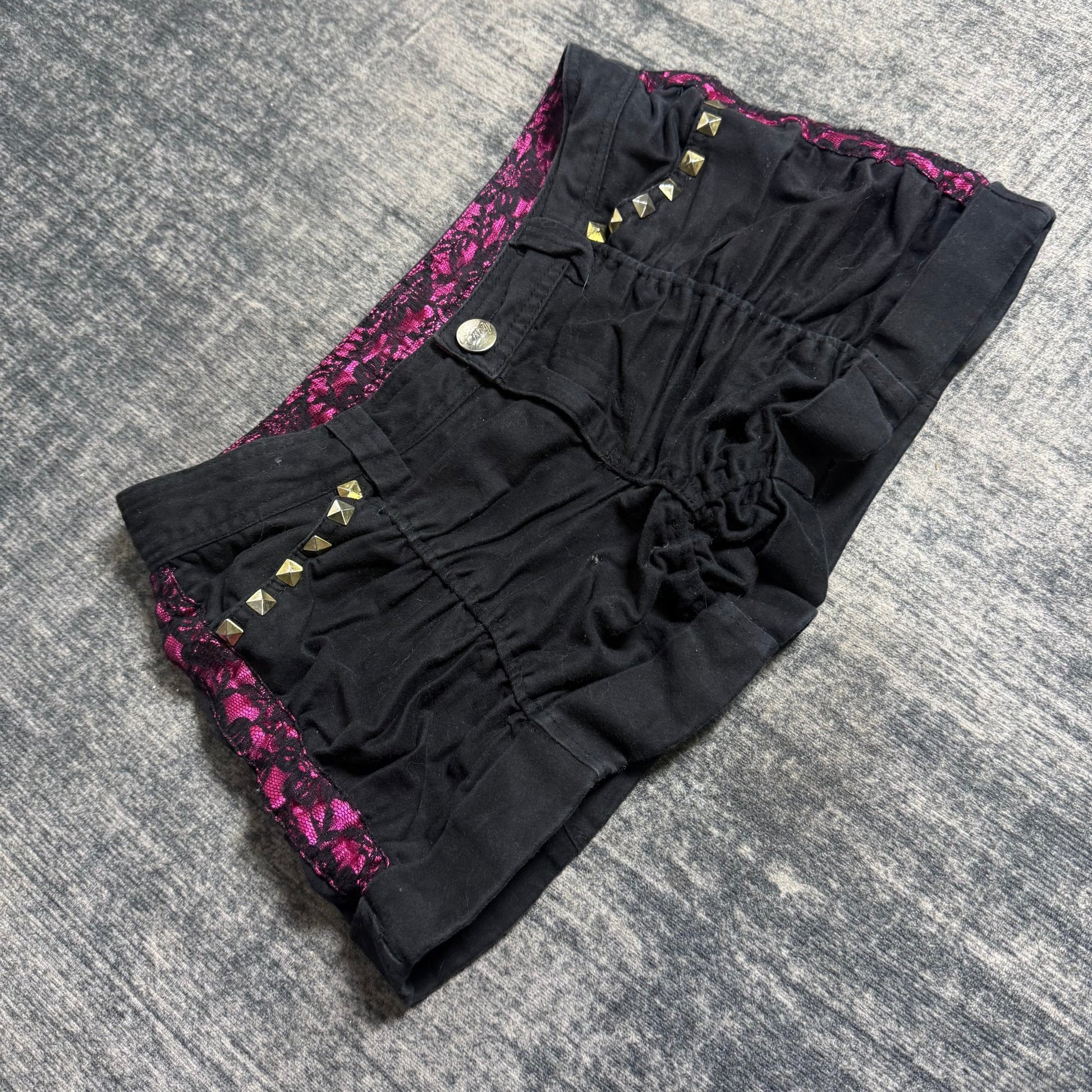 B2V - GRAZYSHORT༒ vintage streetwear thrift y2k clothing by B2V_BAD2WEAR