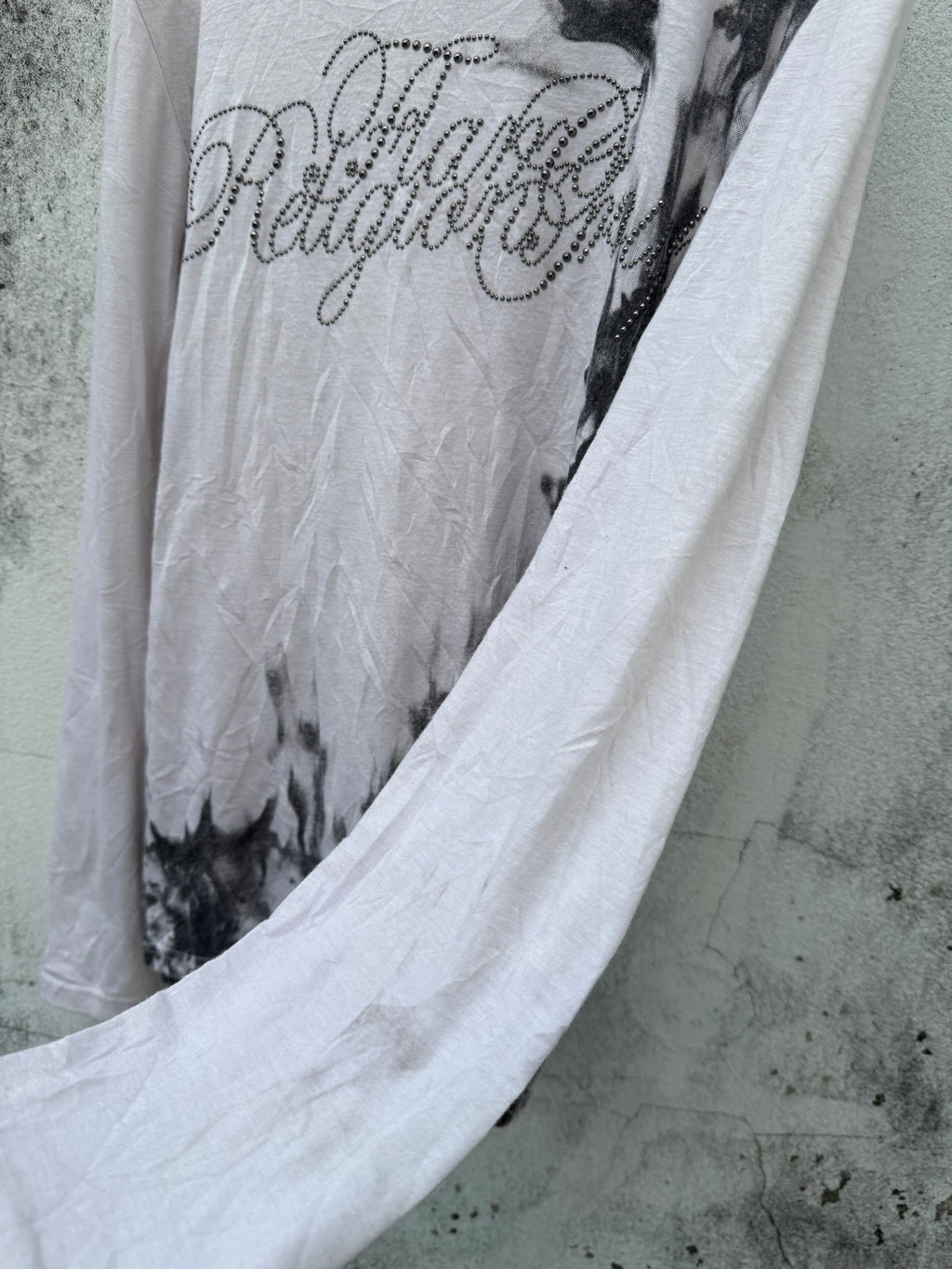 B2V - GROWTH SHIRT༒ vintage streetwear thrift y2k clothing by B2V_BAD2WEAR