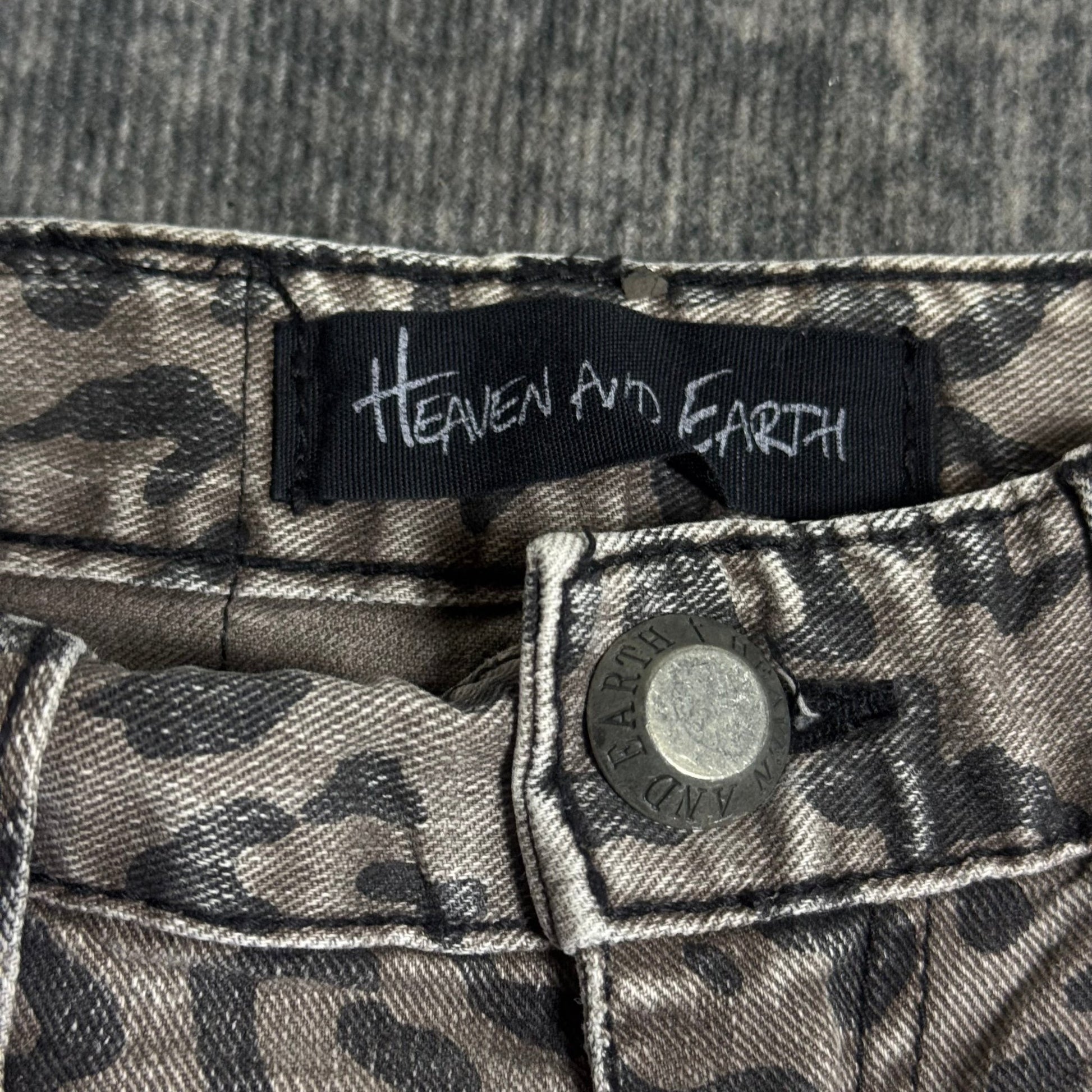 B2V - HEAVEN AND EARTH SHORT༒ vintage streetwear thrift y2k clothing by B2V_BAD2WEAR