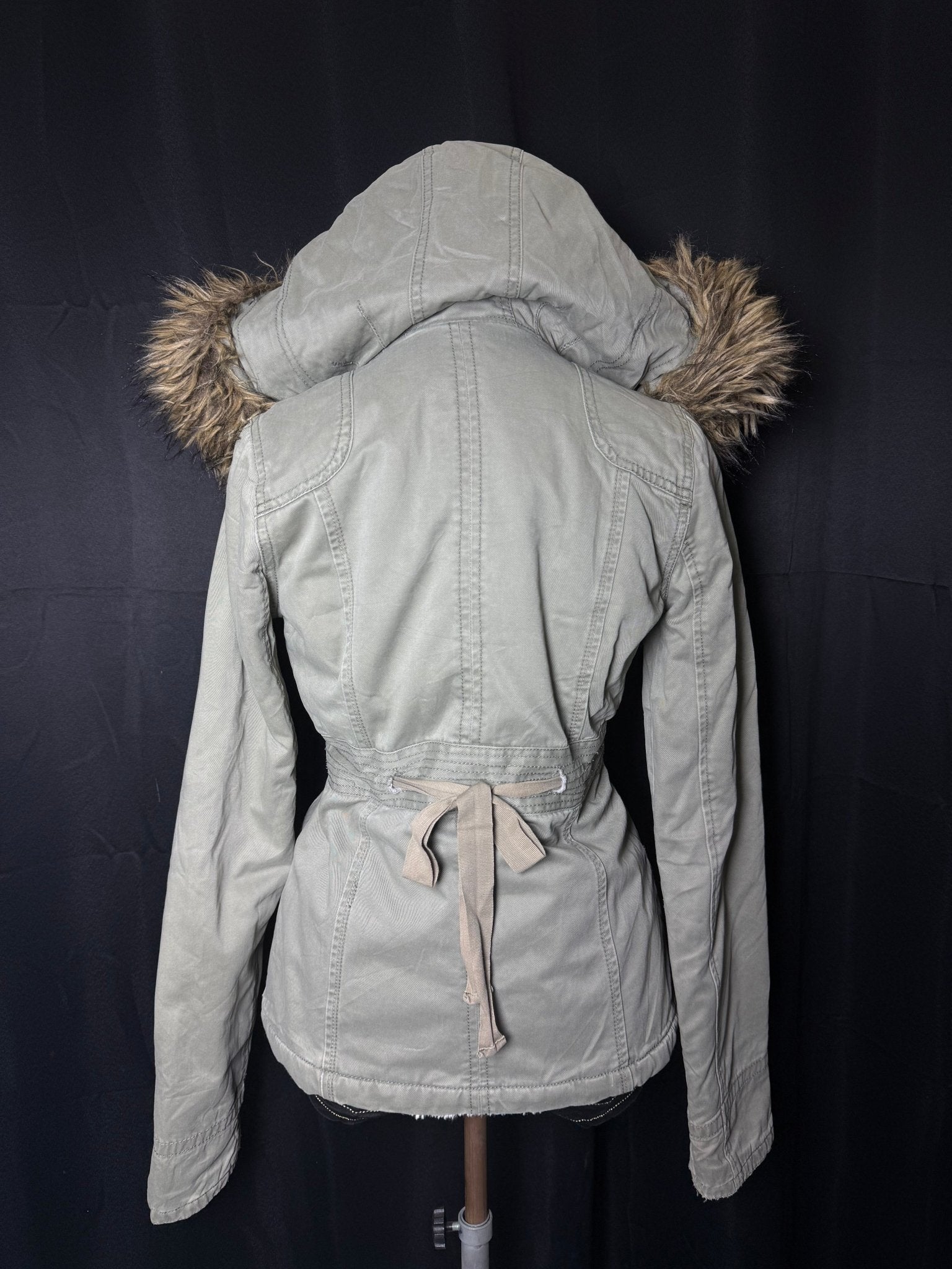 B2V - HOLLISTER JACKET༒ vintage streetwear thrift y2k clothing by B2V_BAD2WEAR
