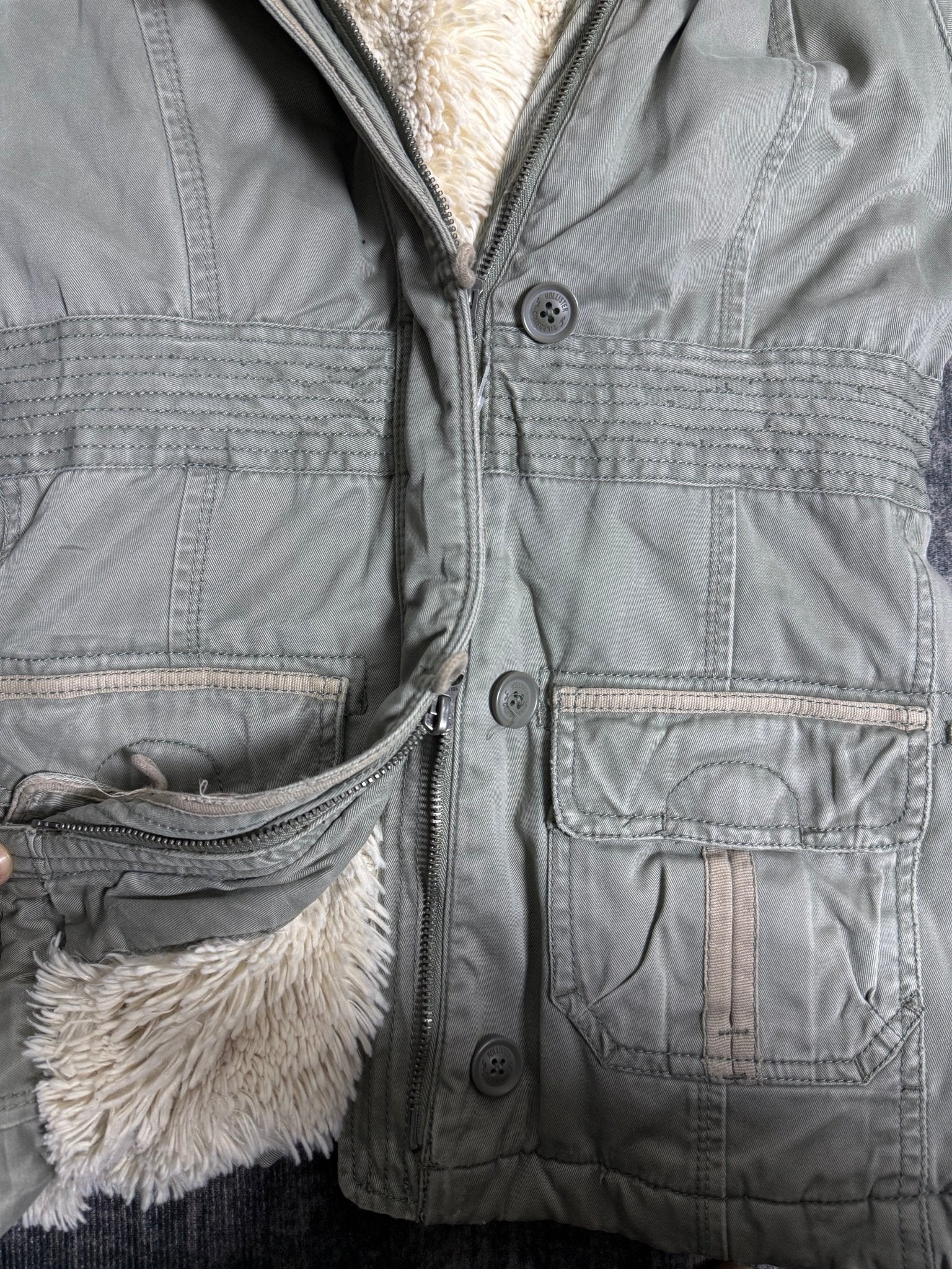 B2V - HOLLISTER JACKET༒ vintage streetwear thrift y2k clothing by B2V_BAD2WEAR