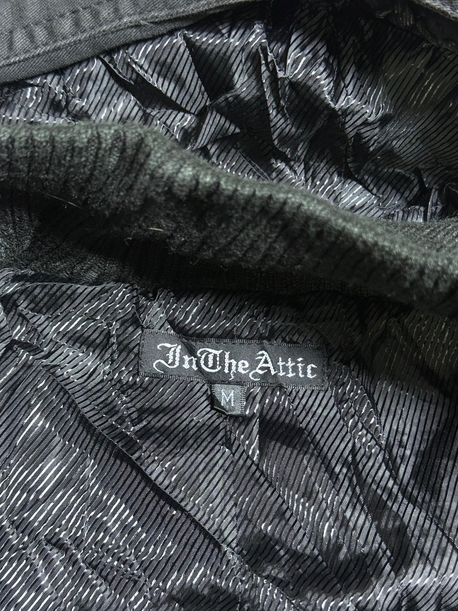 B2V - IN THE ATTIC༒ vintage streetwear thrift y2k clothing by B2V_BAD2WEAR