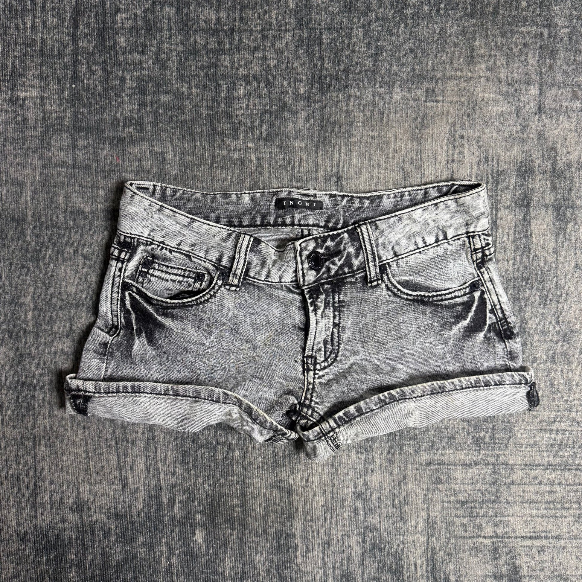B2V - INGNI SHORT༒ vintage streetwear thrift y2k clothing by B2V_BAD2WEAR