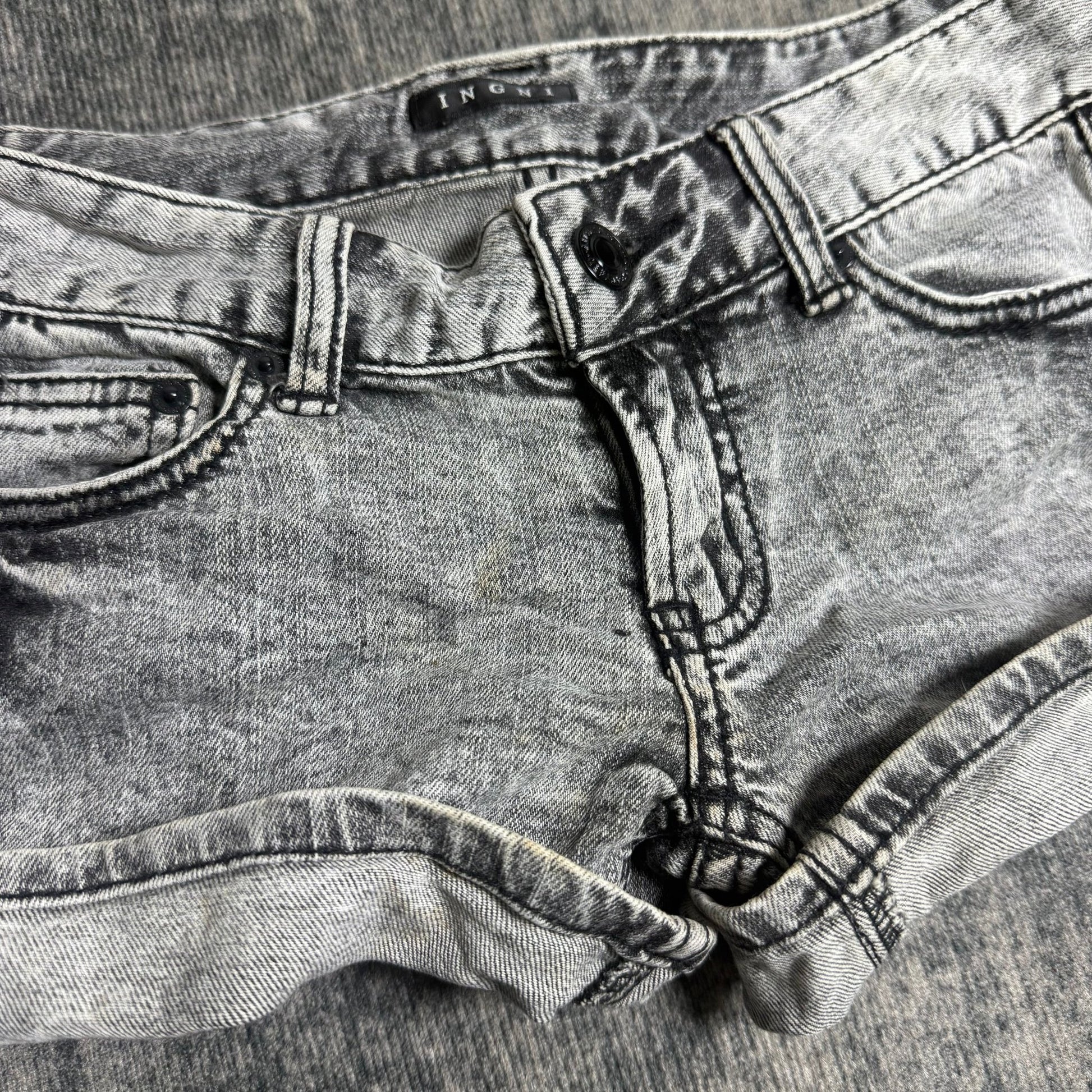 B2V - INGNI SHORT༒ vintage streetwear thrift y2k clothing by B2V_BAD2WEAR