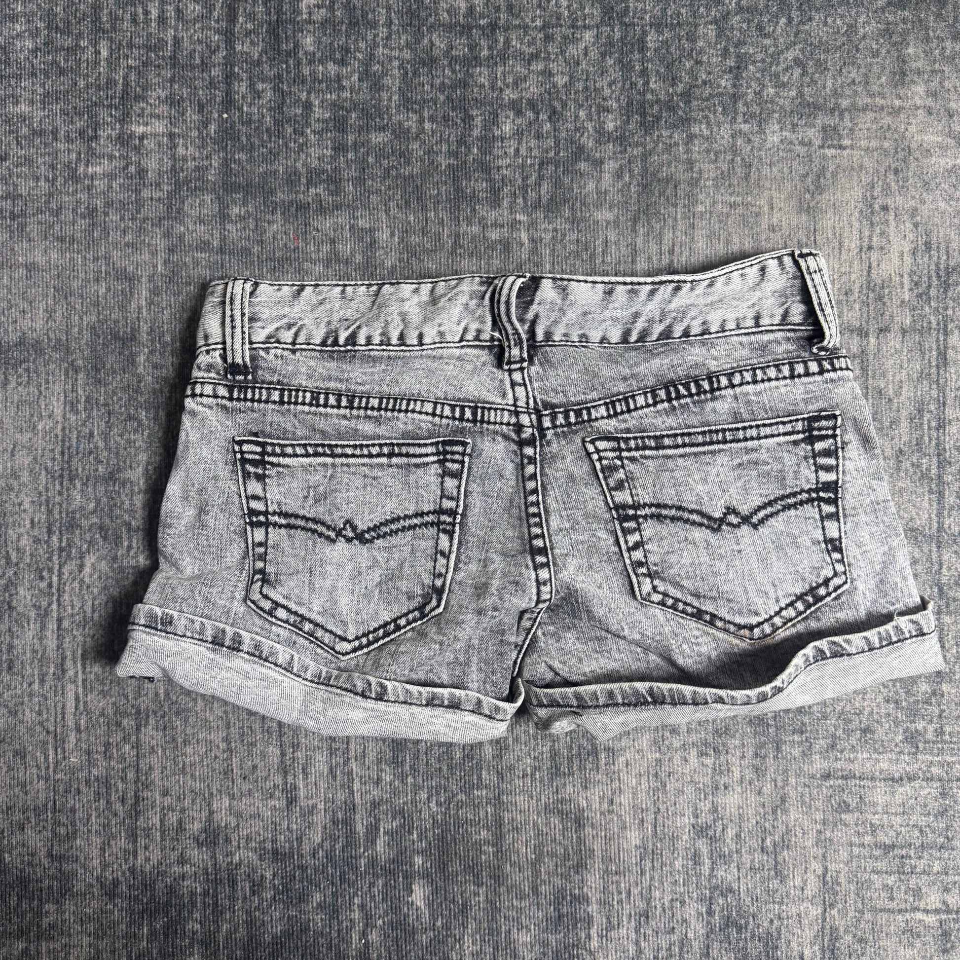 B2V - INGNI SHORT༒ vintage streetwear thrift y2k clothing by B2V_BAD2WEAR