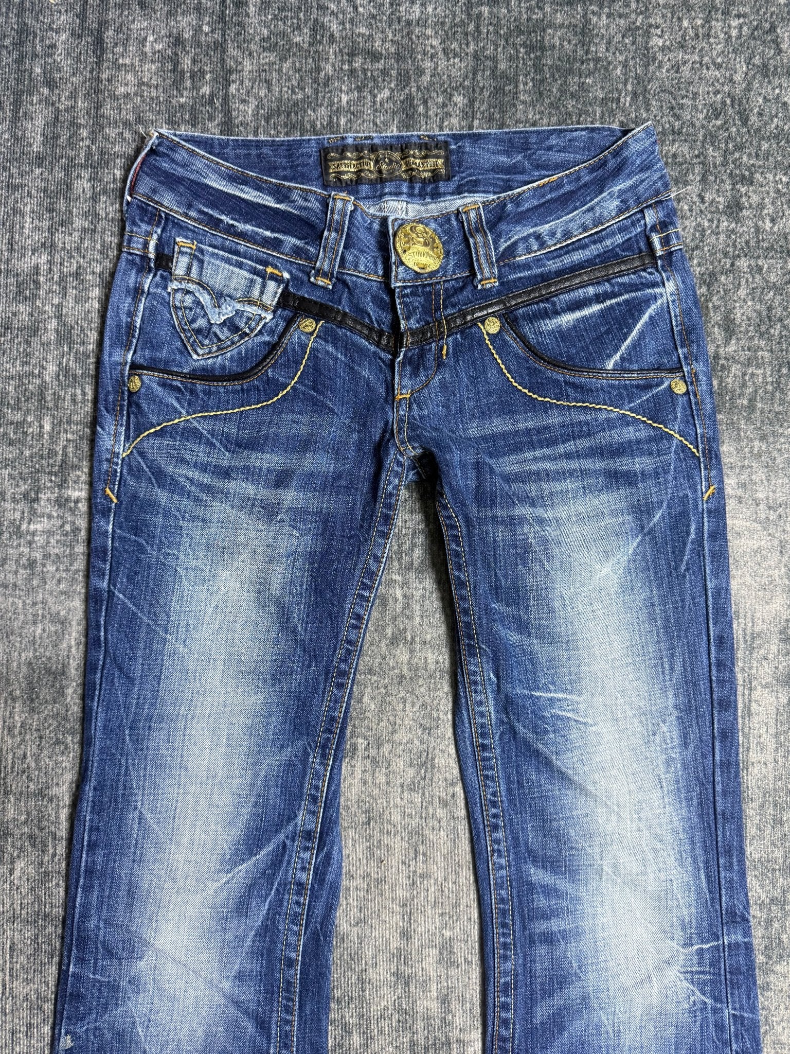 B2V - JEAN༒ vintage streetwear thrift y2k clothing by B2V_BAD2WEAR