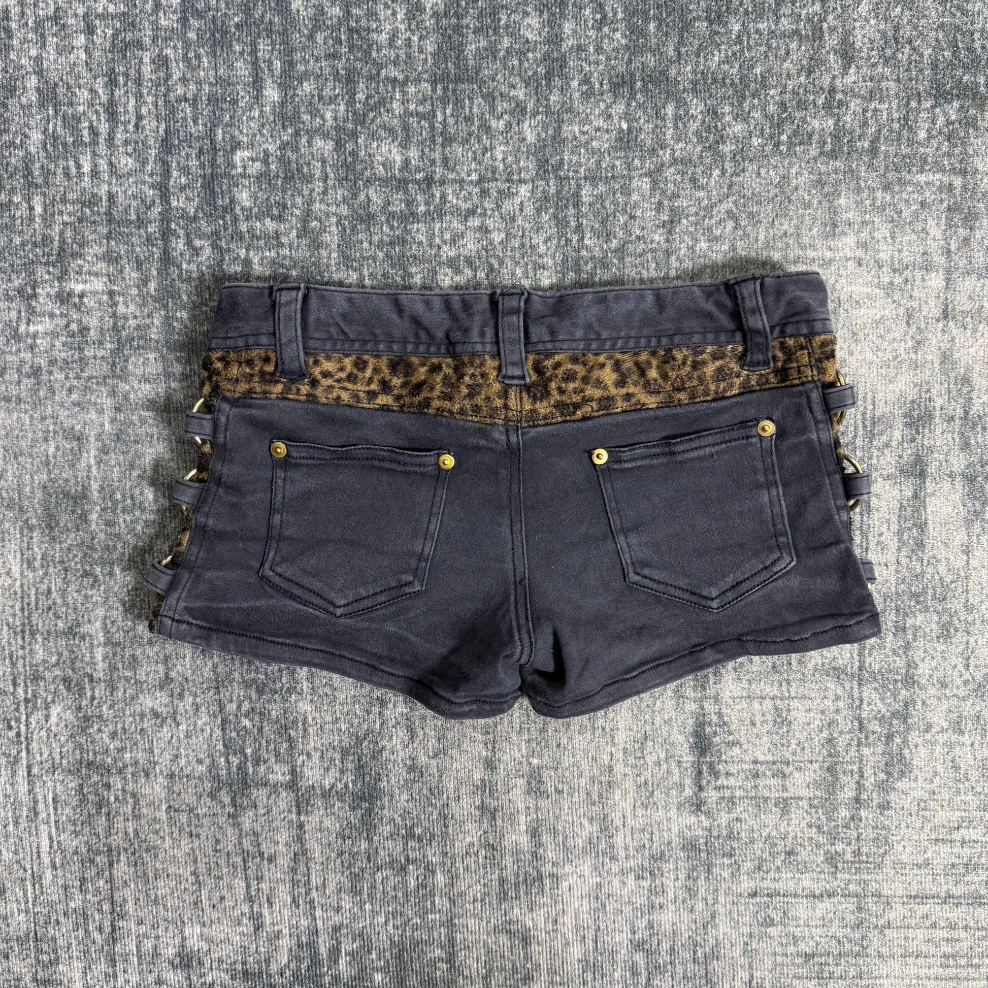 B2V - JIGGY SHORT༒ vintage streetwear thrift y2k clothing by B2V_BAD2WEAR