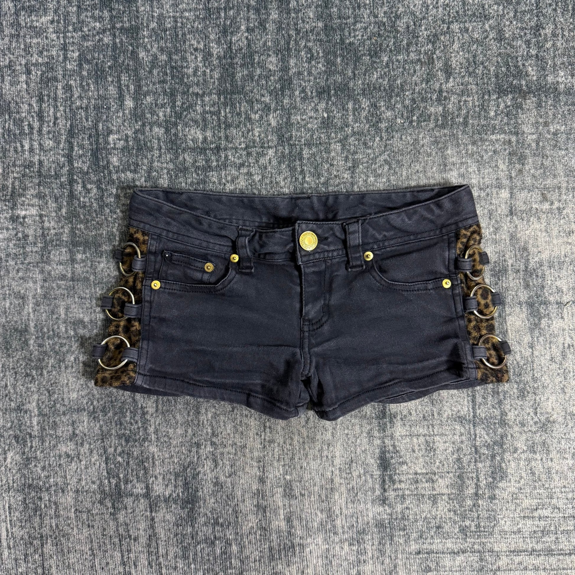 B2V - JIGGY SHORT༒ vintage streetwear thrift y2k clothing by B2V_BAD2WEAR