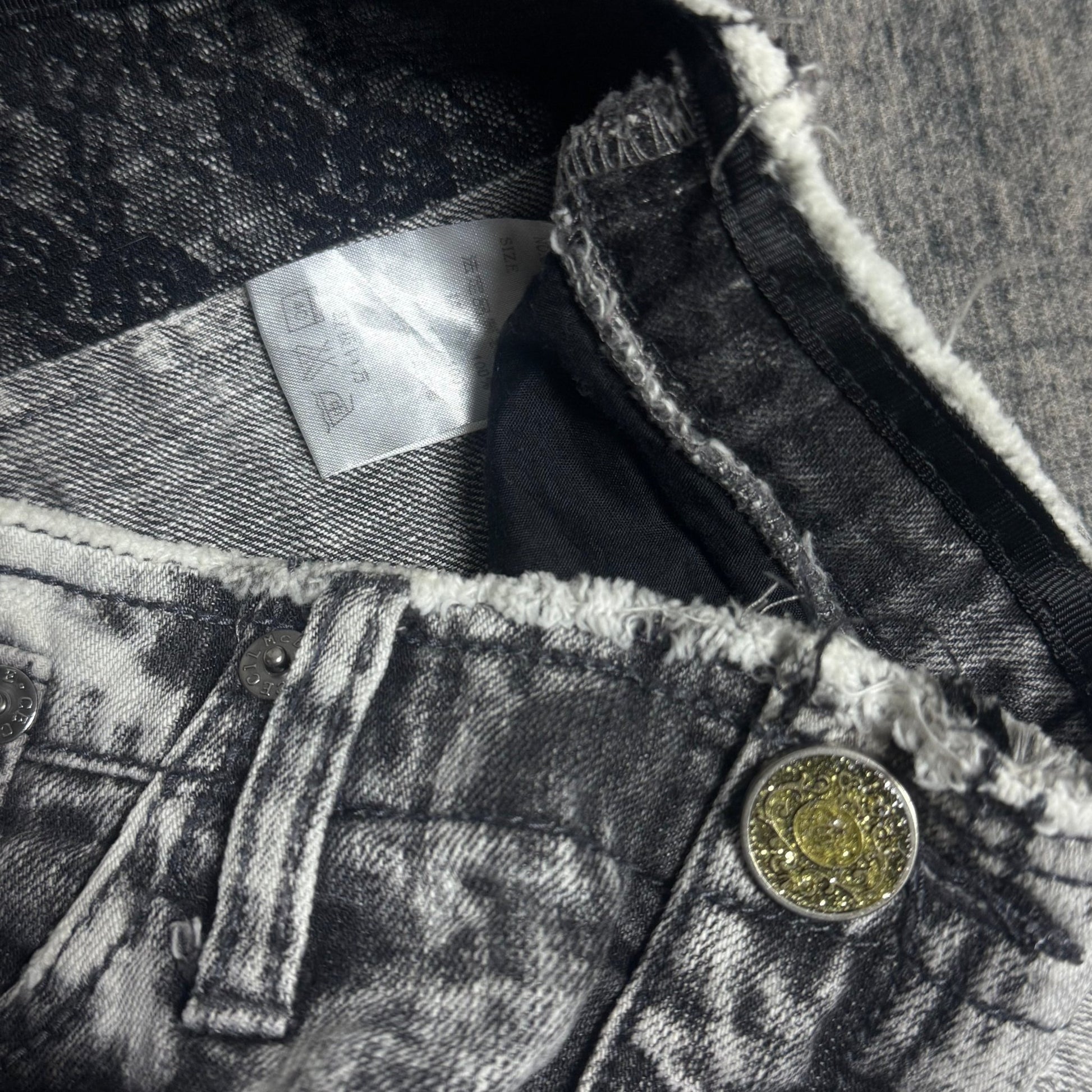 B2V - JP TAG SHORT༒ SS29 vintage streetwear thrift y2k clothing by B2V_BAD2WEAR
