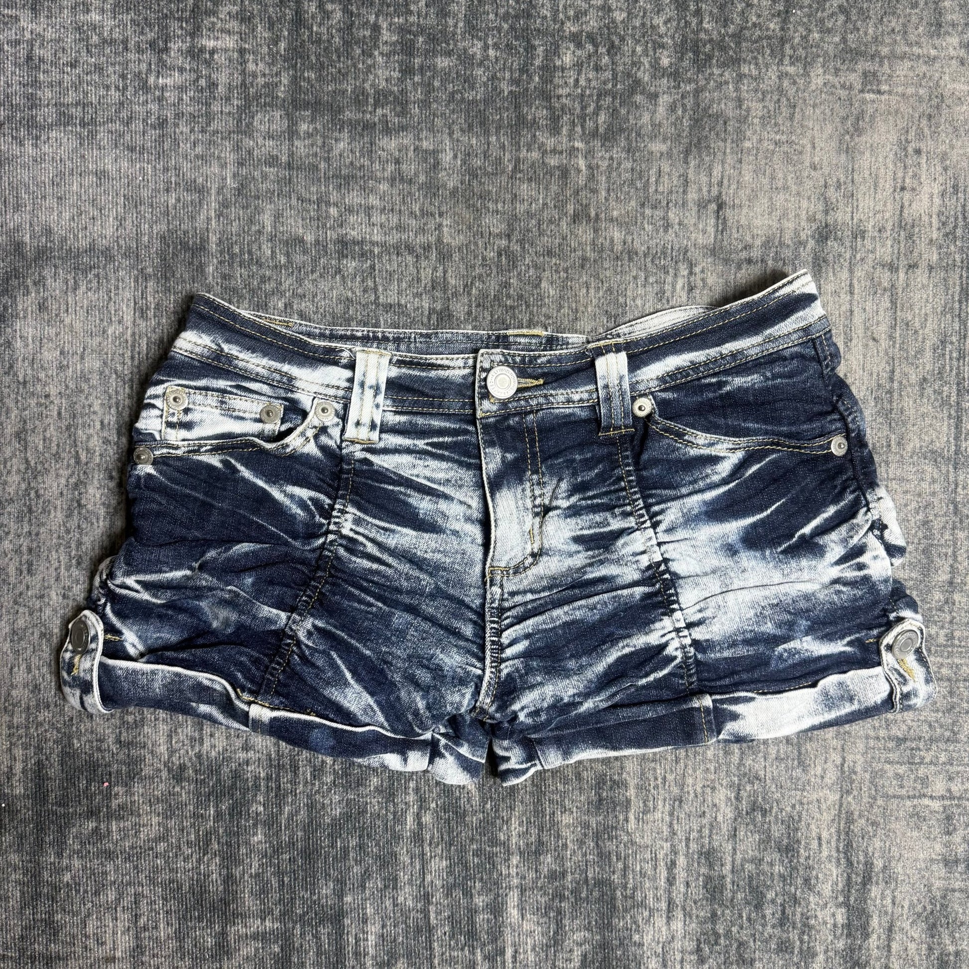 B2V - JP TAG SHORT༒SS09 vintage streetwear thrift y2k clothing by B2V_BAD2WEAR