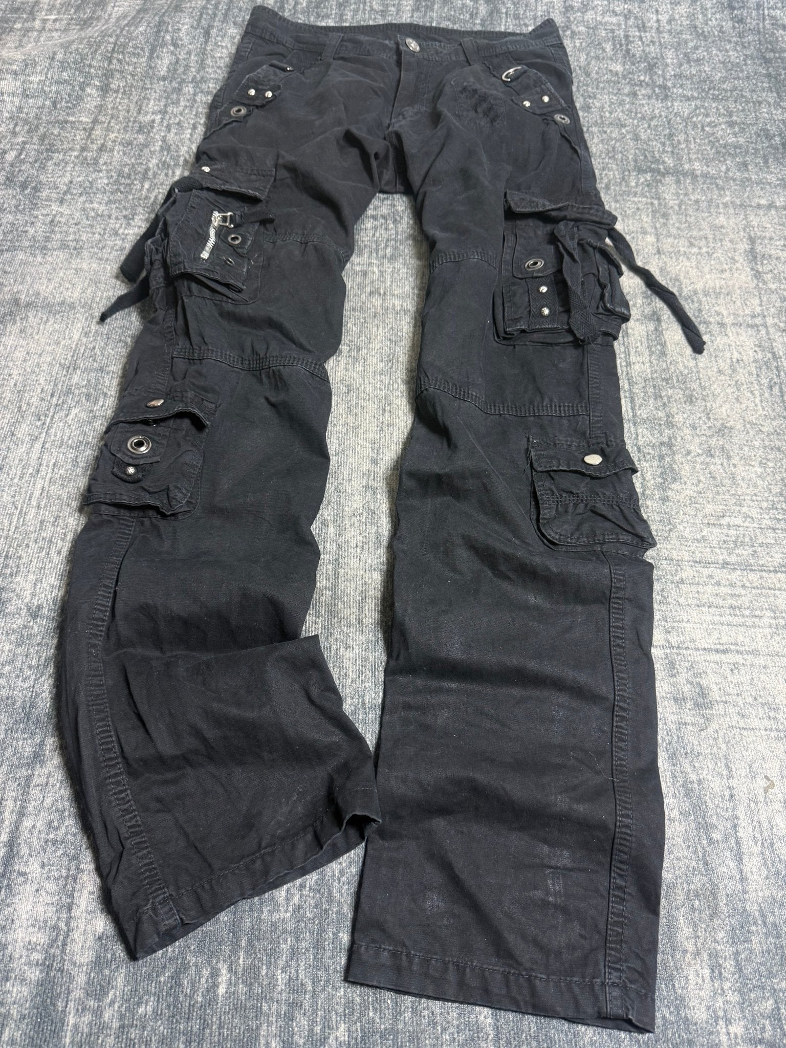 B2V - JUNYE CARGO PANT (2)༒ vintage streetwear thrift y2k clothing by B2V_BAD2WEAR