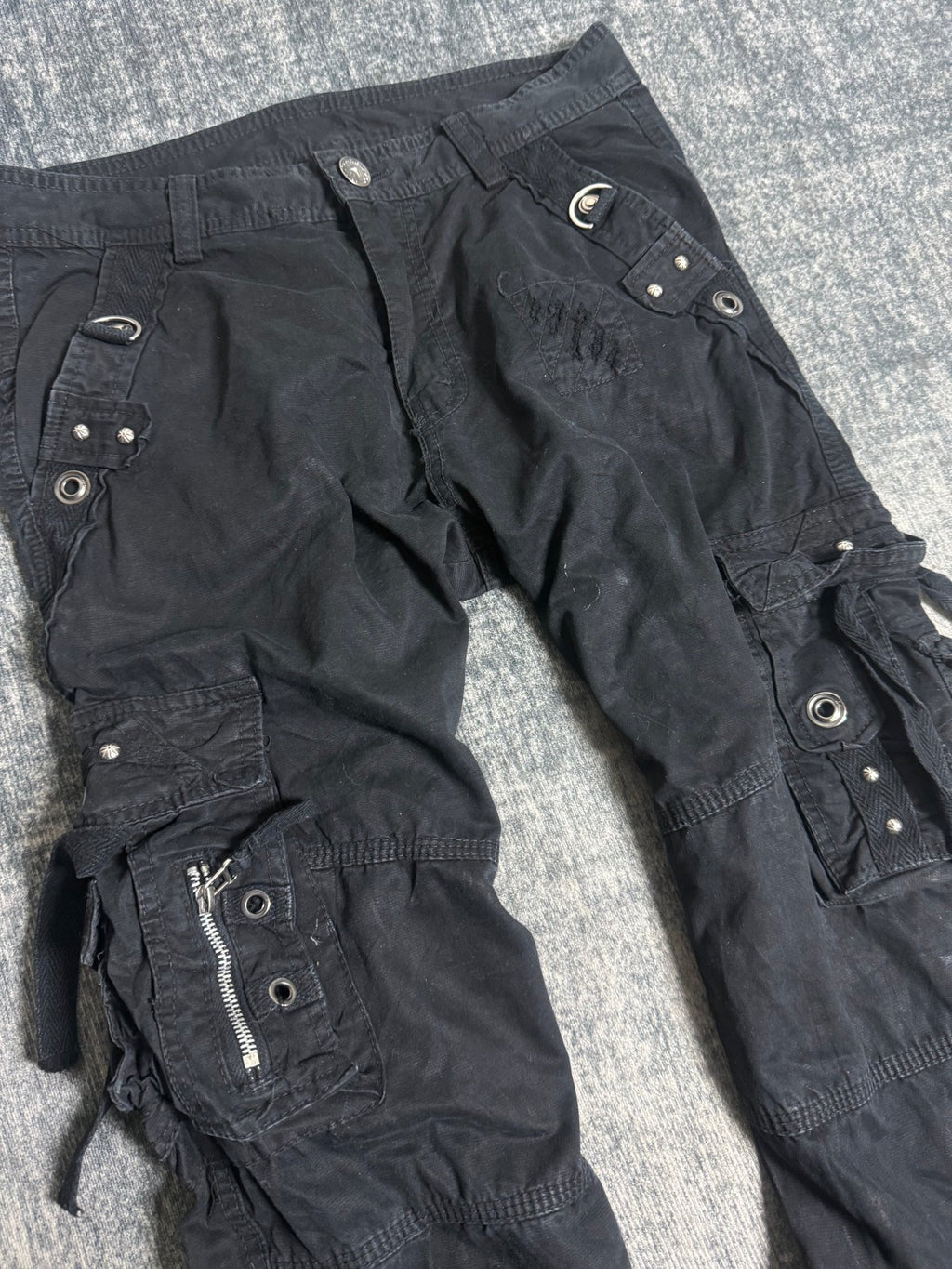 B2V - JUNYE CARGO PANT (2)༒ vintage streetwear thrift y2k clothing by B2V_BAD2WEAR