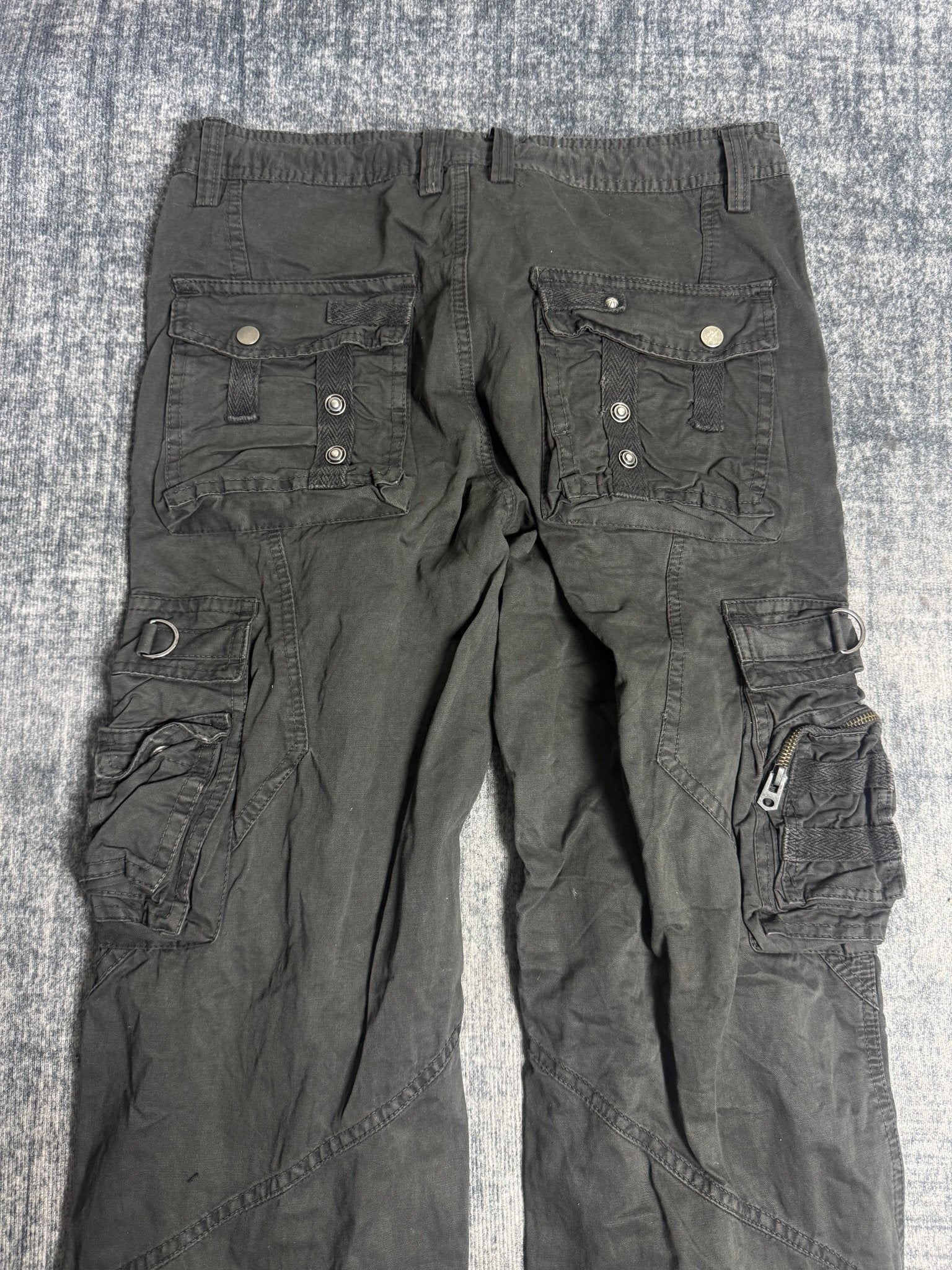 B2V - JUNYE CARGO PANT(2)༒ vintage streetwear thrift y2k clothing by B2V_BAD2WEAR