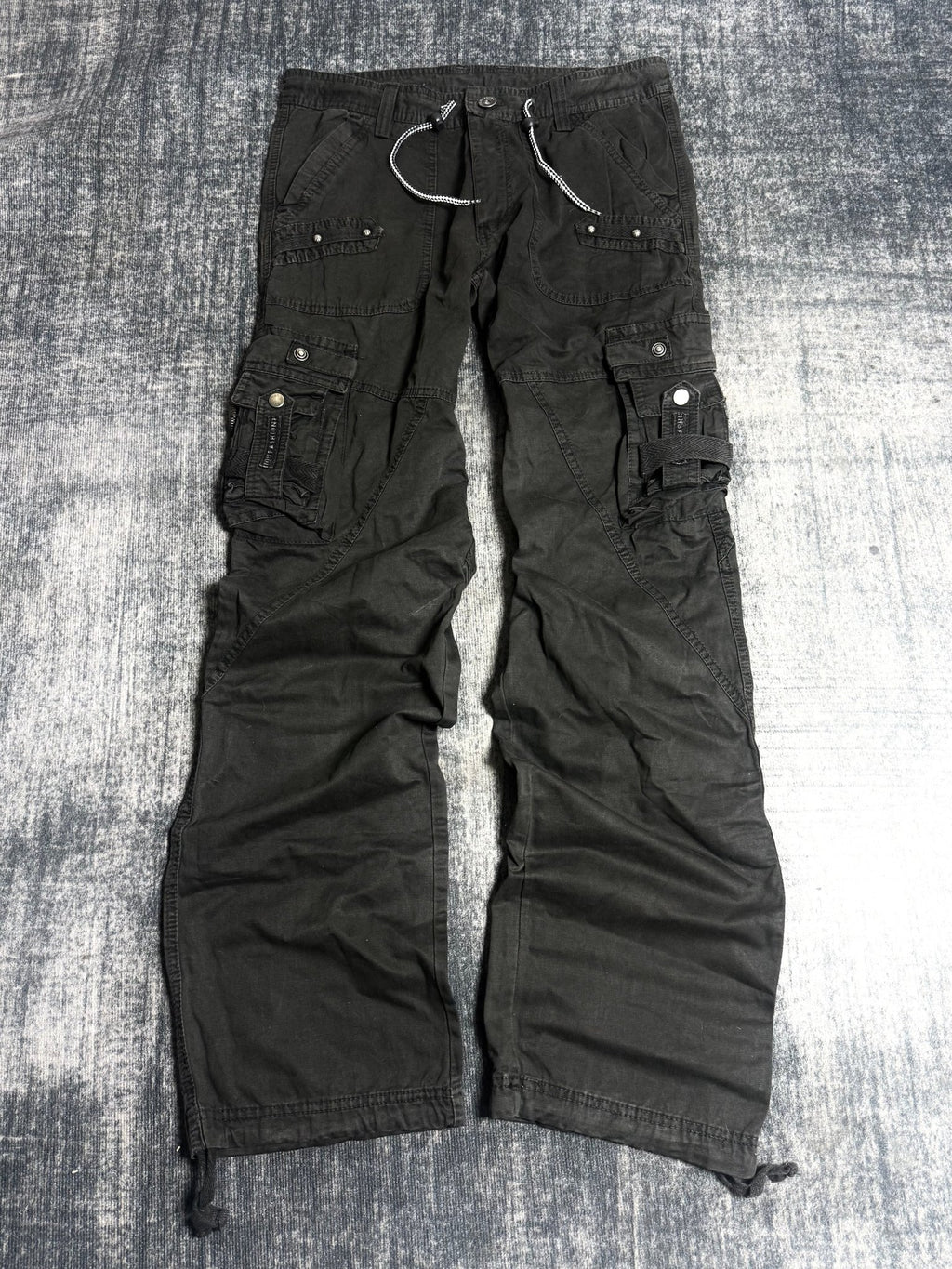 B2V - JUNYE CARGO PANT(2)༒ vintage streetwear thrift y2k clothing by B2V_BAD2WEAR