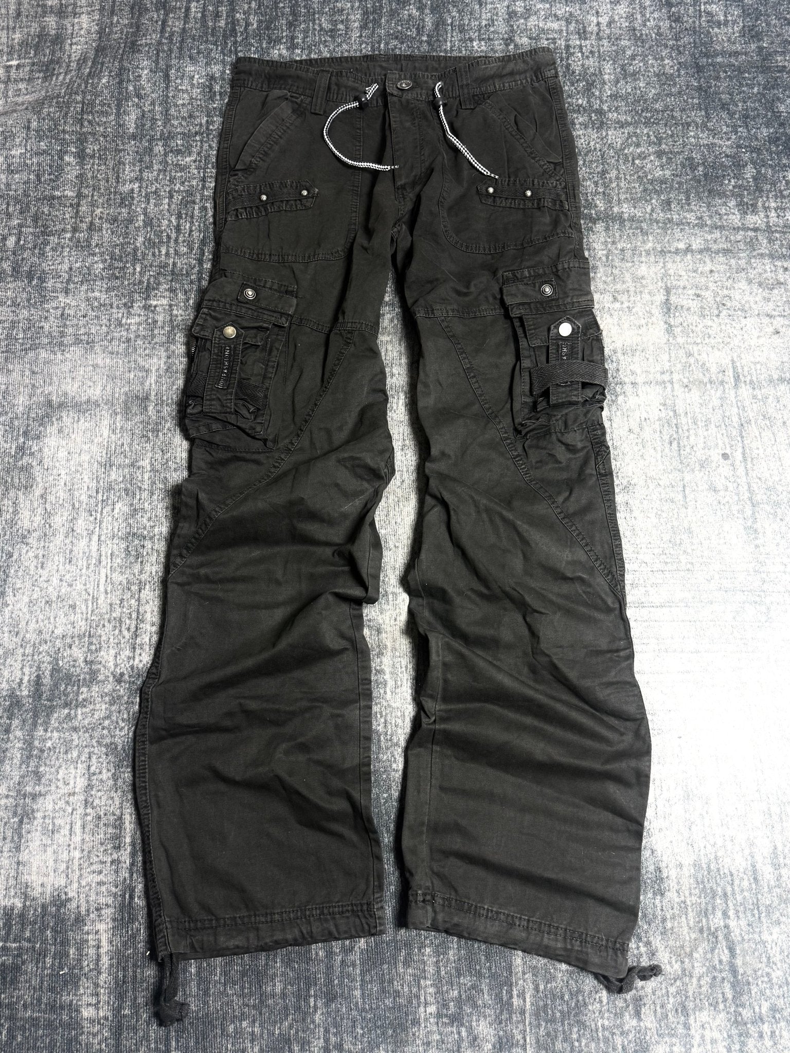 B2V - JUNYE CARGO PANT(2)༒ vintage streetwear thrift y2k clothing by B2V_BAD2WEAR