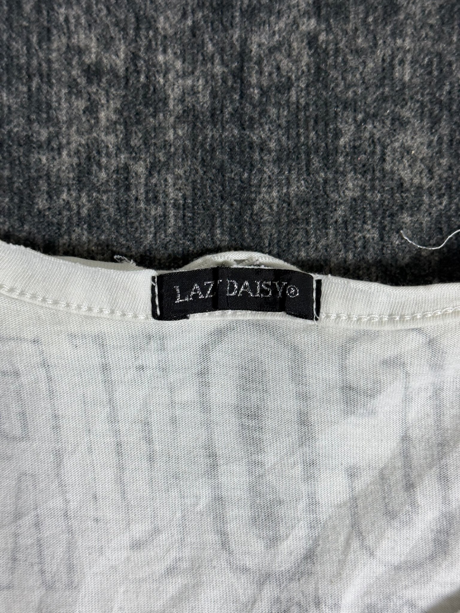 B2V - LAZY DAISY SHIRT༒ vintage streetwear thrift y2k clothing by B2V_BAD2WEAR