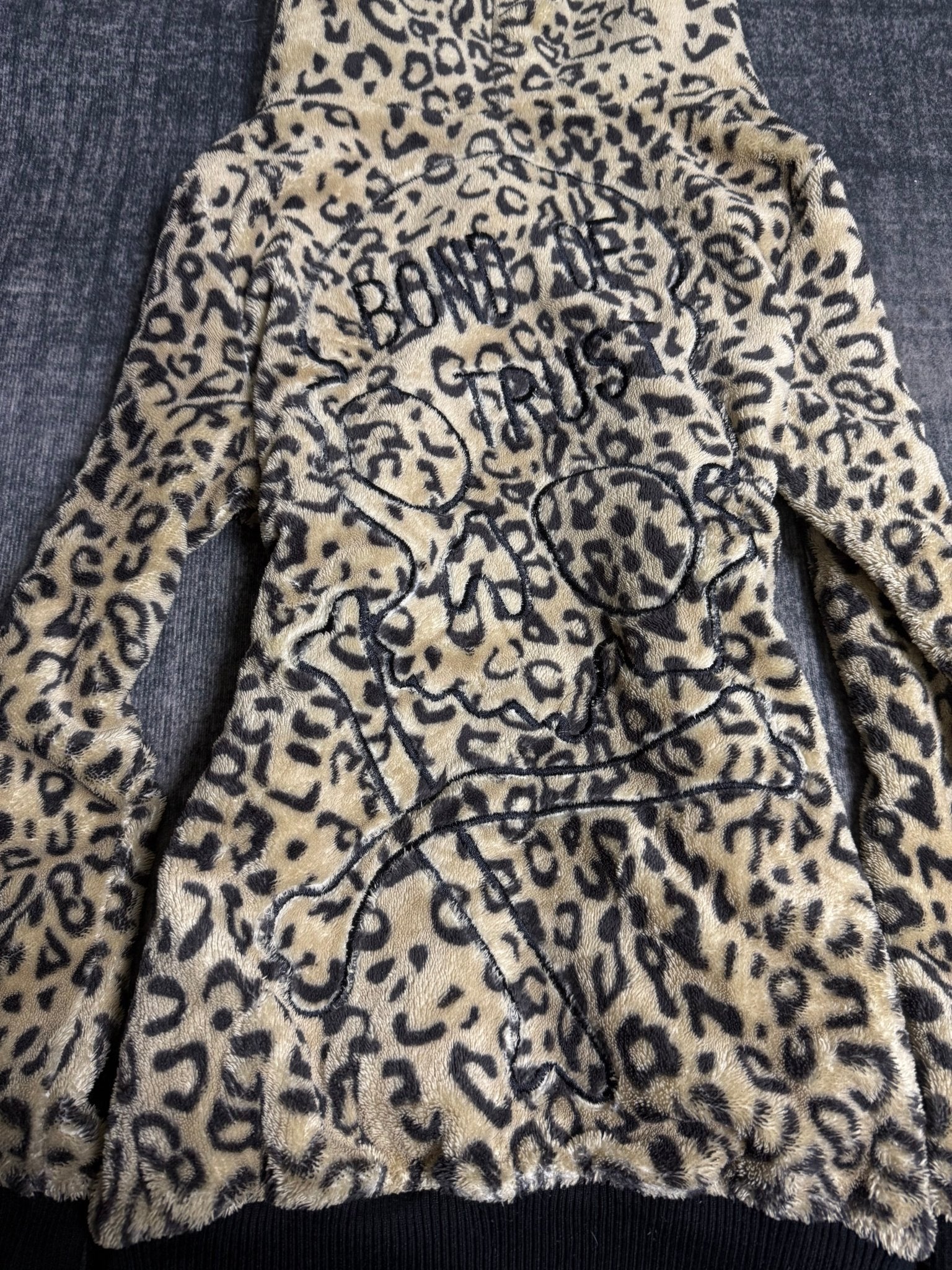 B2V - LEOPARD SKULL HOODIE ༒ vintage streetwear thrift y2k clothing by B2V_BAD2WEAR