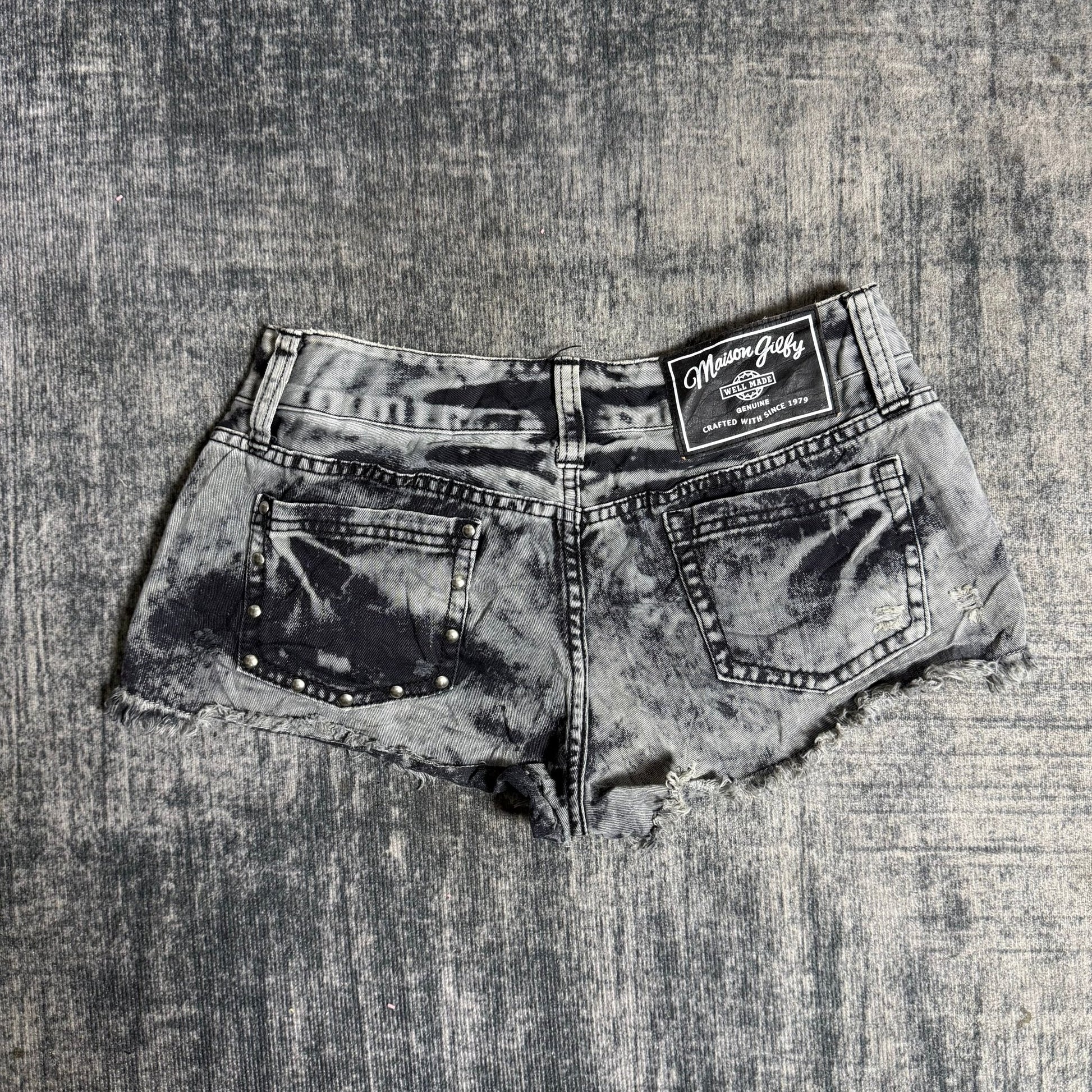 B2V - MAISON GLIFY SHORT ༒ vintage streetwear thrift y2k clothing by B2V_BAD2WEAR