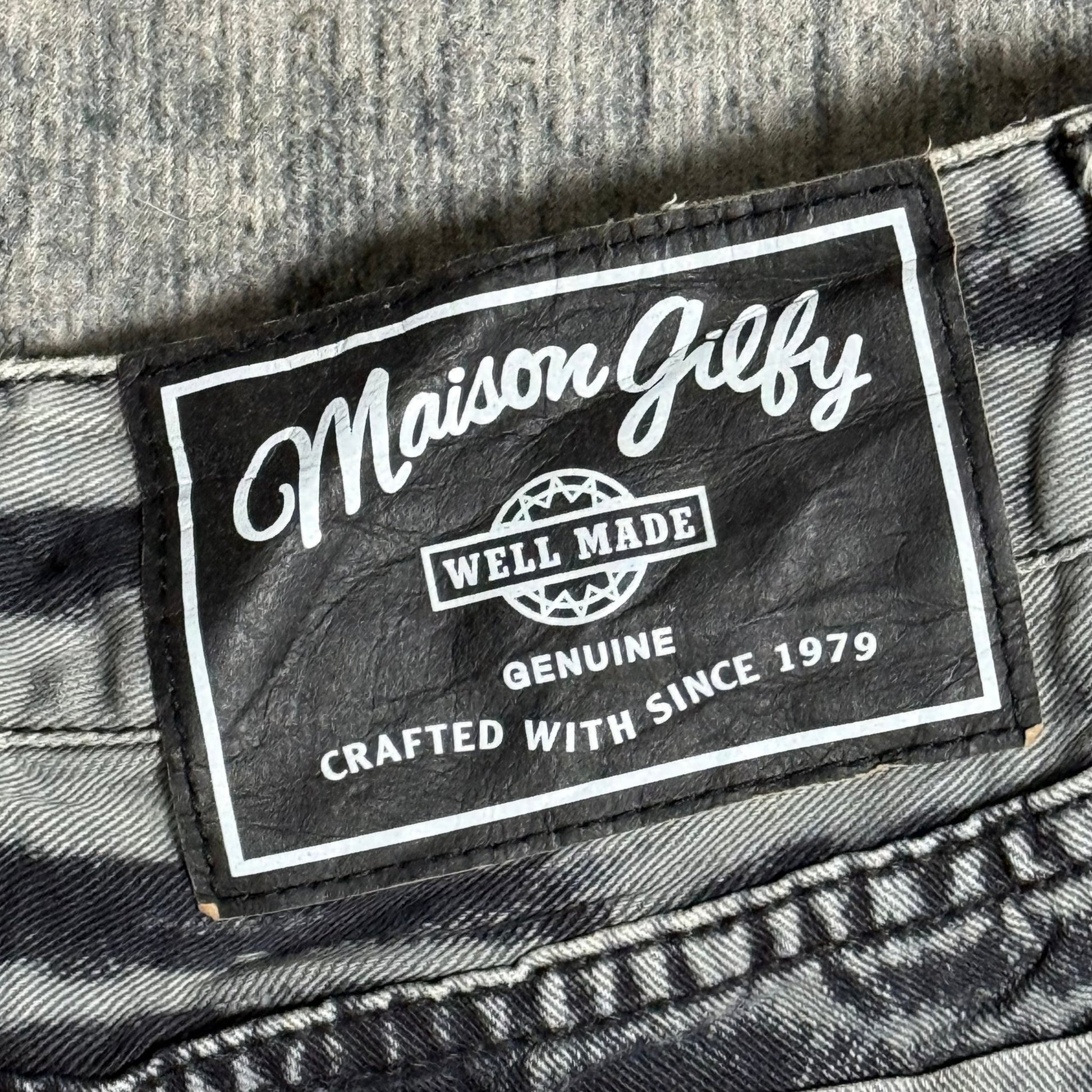 B2V - MAISON GLIFY SHORT ༒ vintage streetwear thrift y2k clothing by B2V_BAD2WEAR