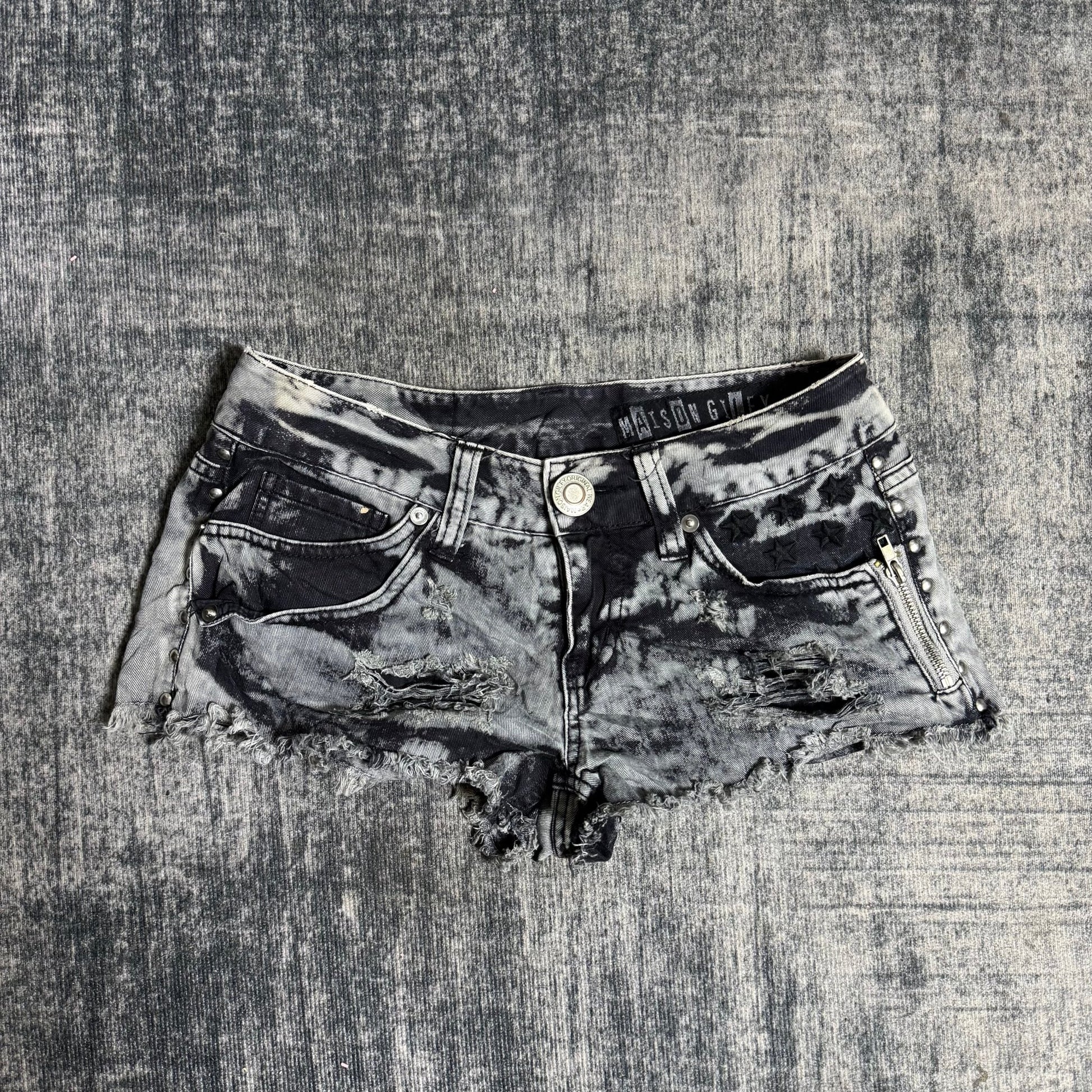 B2V - MAISON GLIFY SHORT ༒ vintage streetwear thrift y2k clothing by B2V_BAD2WEAR