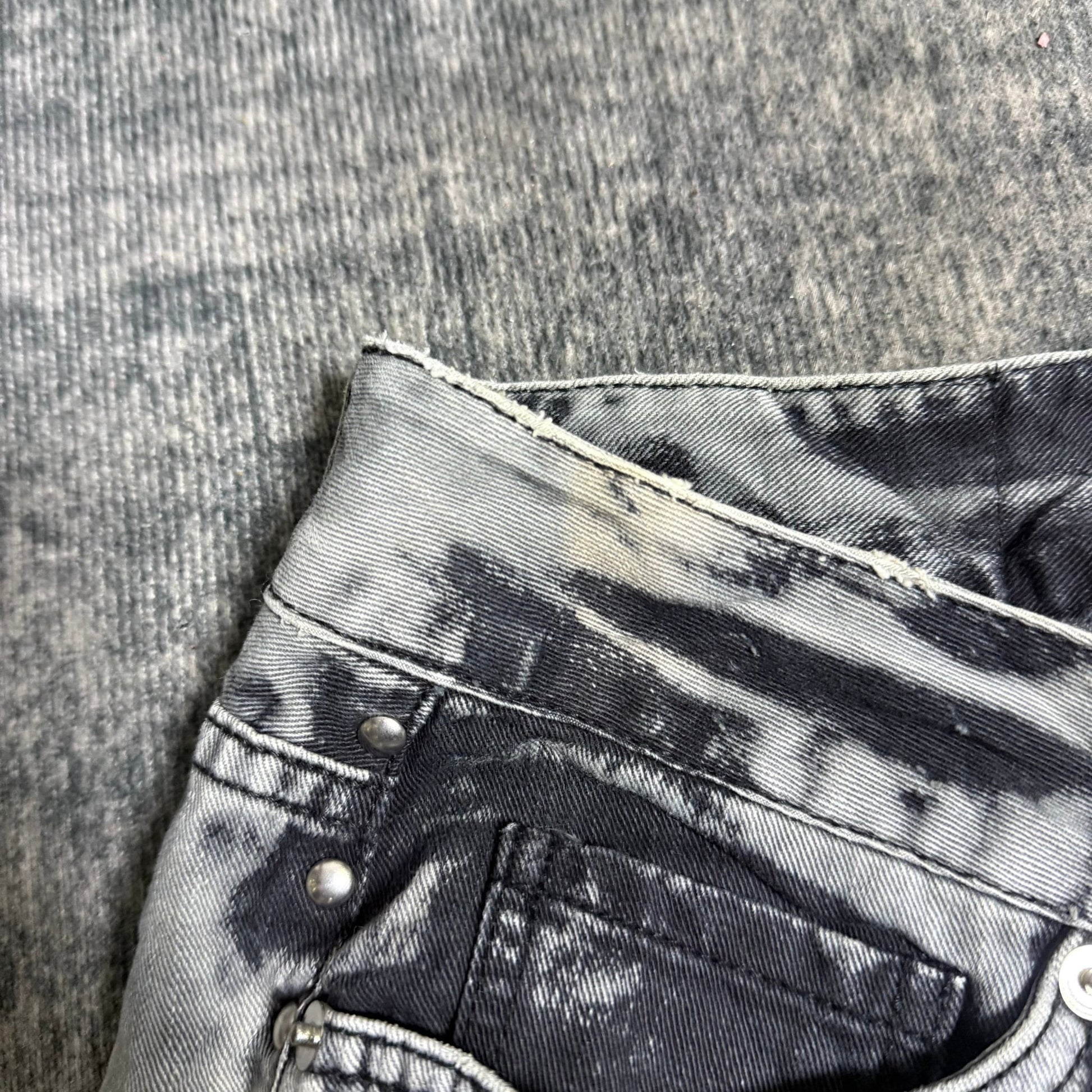 B2V - MAISON GLIFY SHORT ༒ vintage streetwear thrift y2k clothing by B2V_BAD2WEAR