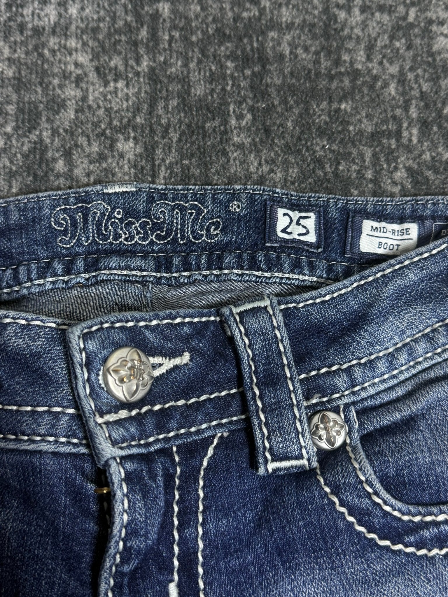 B2V - MISS ME JEANS༒ vintage streetwear thrift y2k clothing by B2V_BAD2WEAR