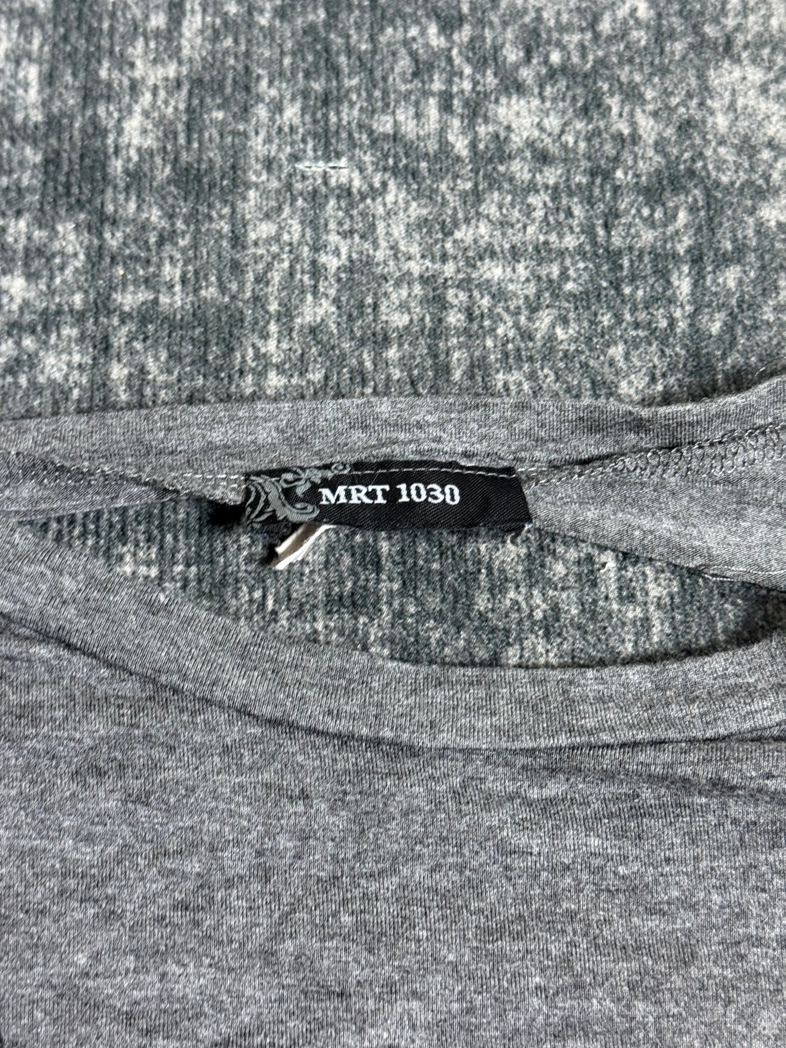 B2V - MRT SHIRT༒ vintage streetwear thrift y2k clothing by B2V_BAD2WEAR