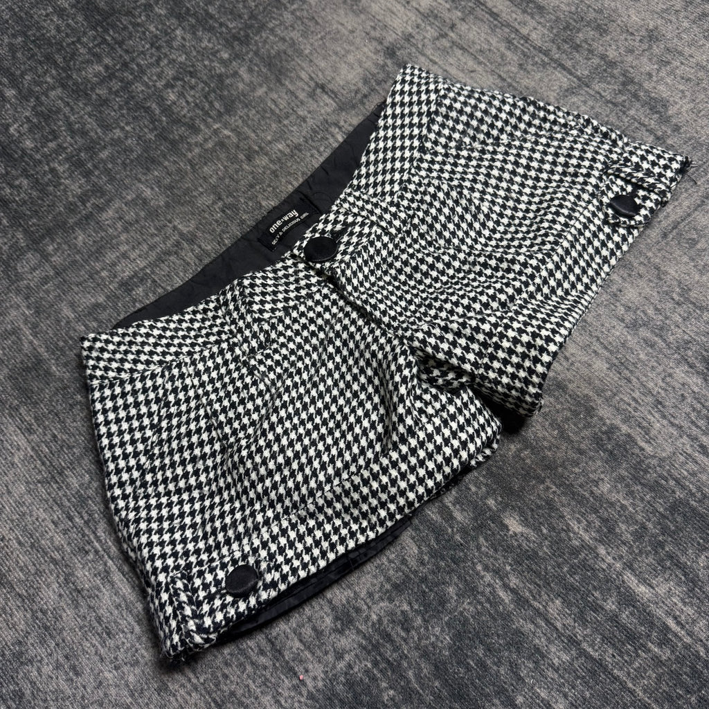 B2V - ONE WAYSHORT༒ SS07 vintage streetwear thrift y2k clothing by B2V_BAD2WEAR